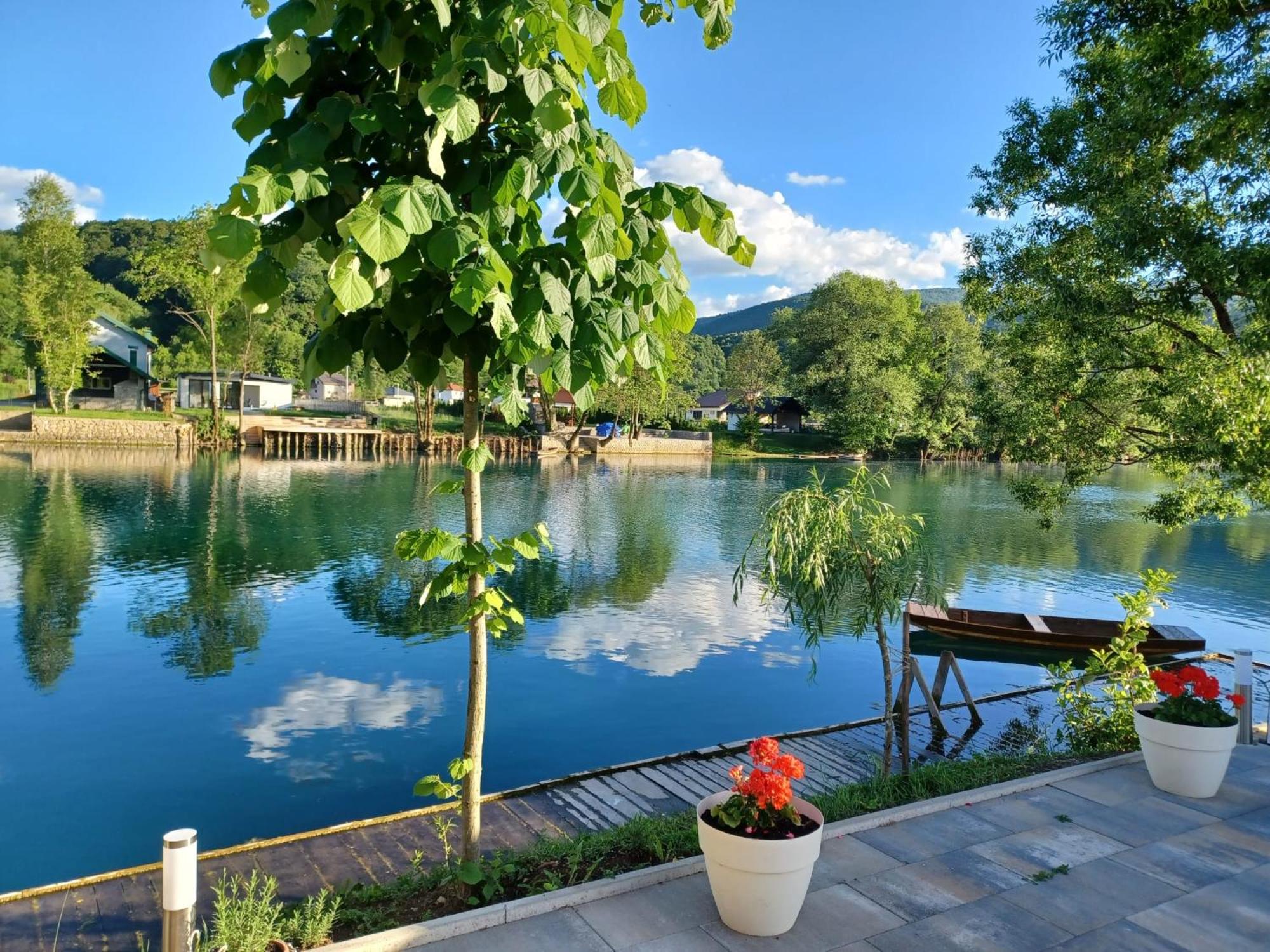 Una Luxury Home view 4