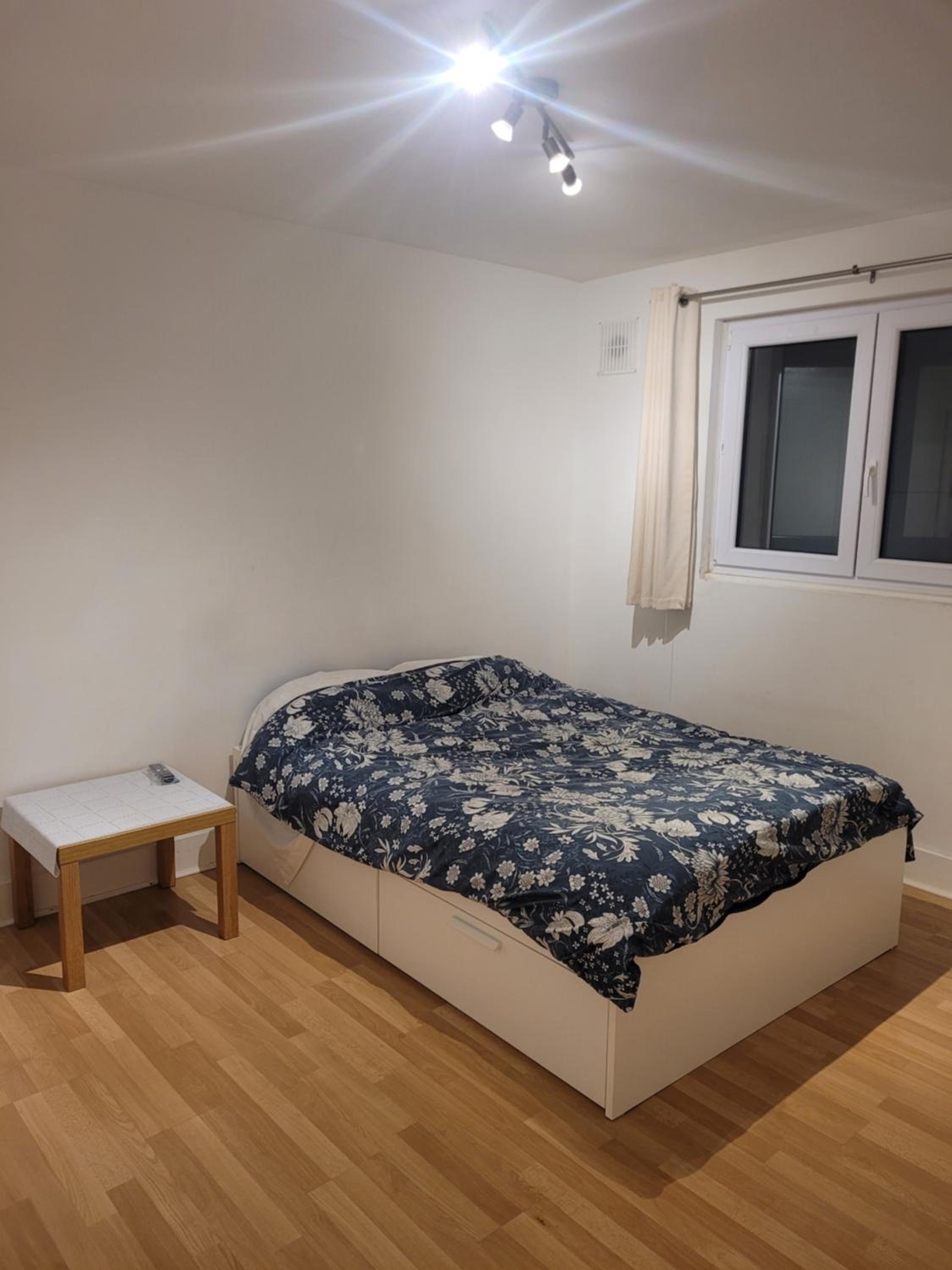 2 double bedrooms apartment near airport & town