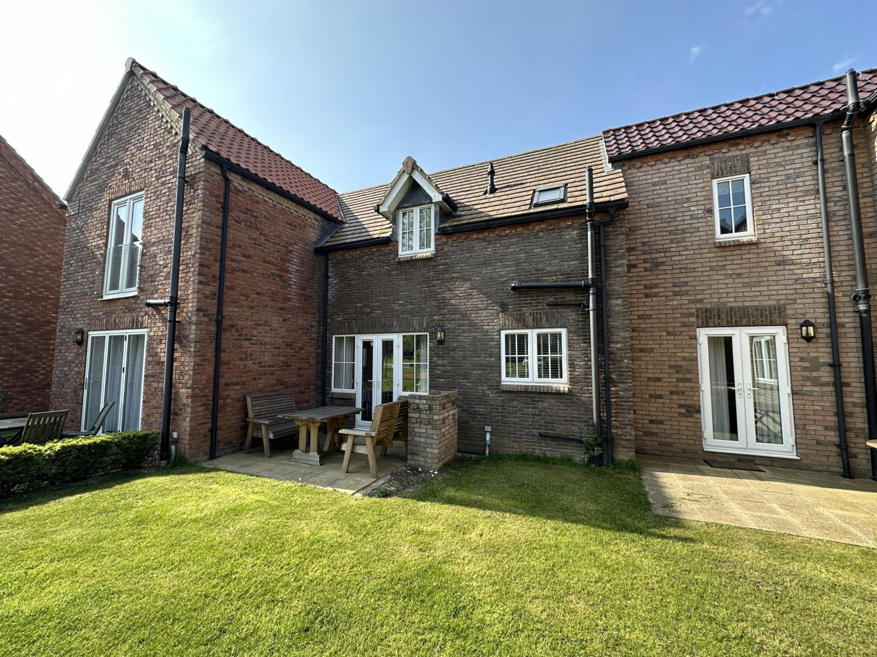 Nantucket Cottage - Part of the The Bay Filey Holiday Village with pool, gym and direct beach access, pub, restaurant, tennis and meadows walks