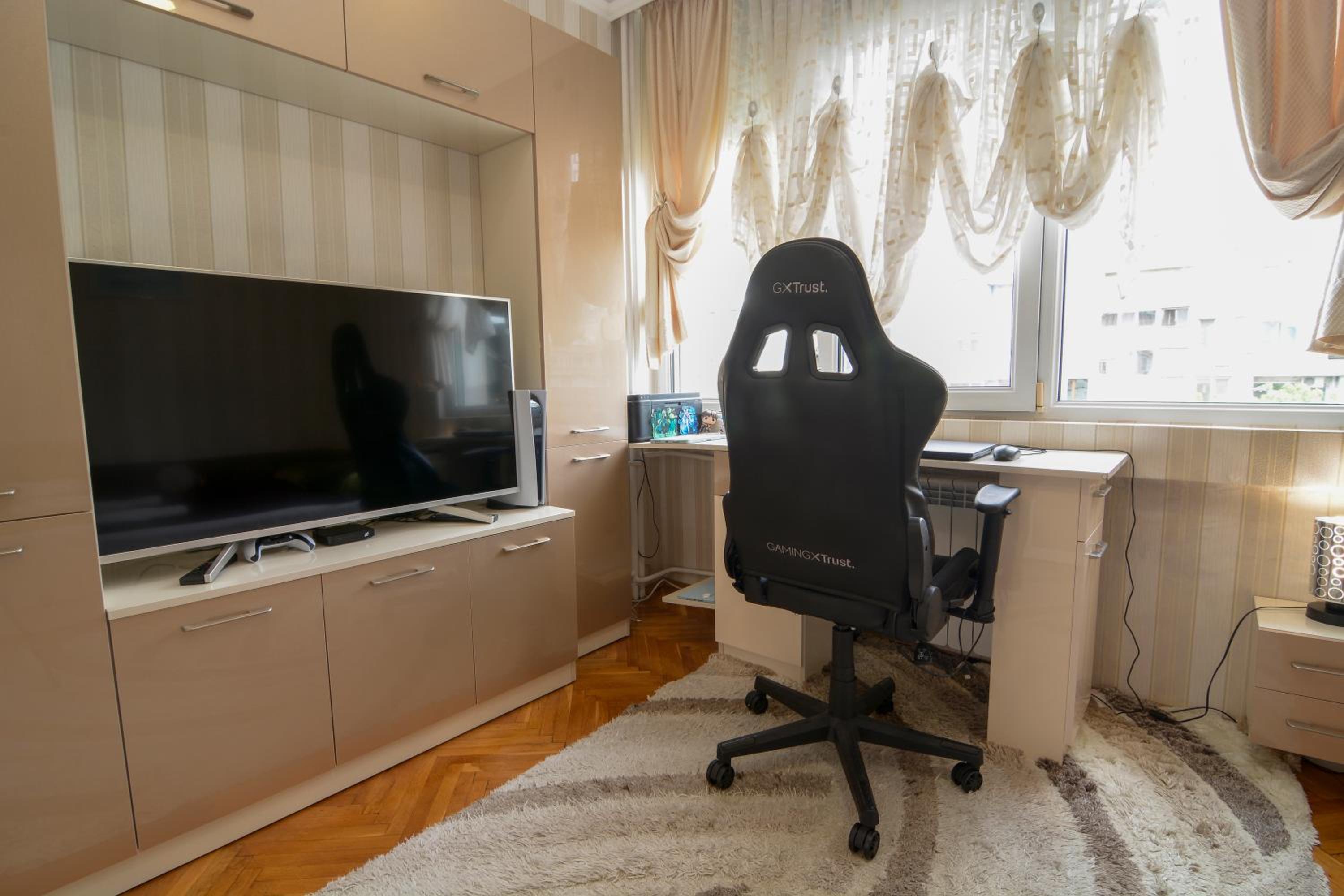 Two-Bedroom vintage apartment TOP location