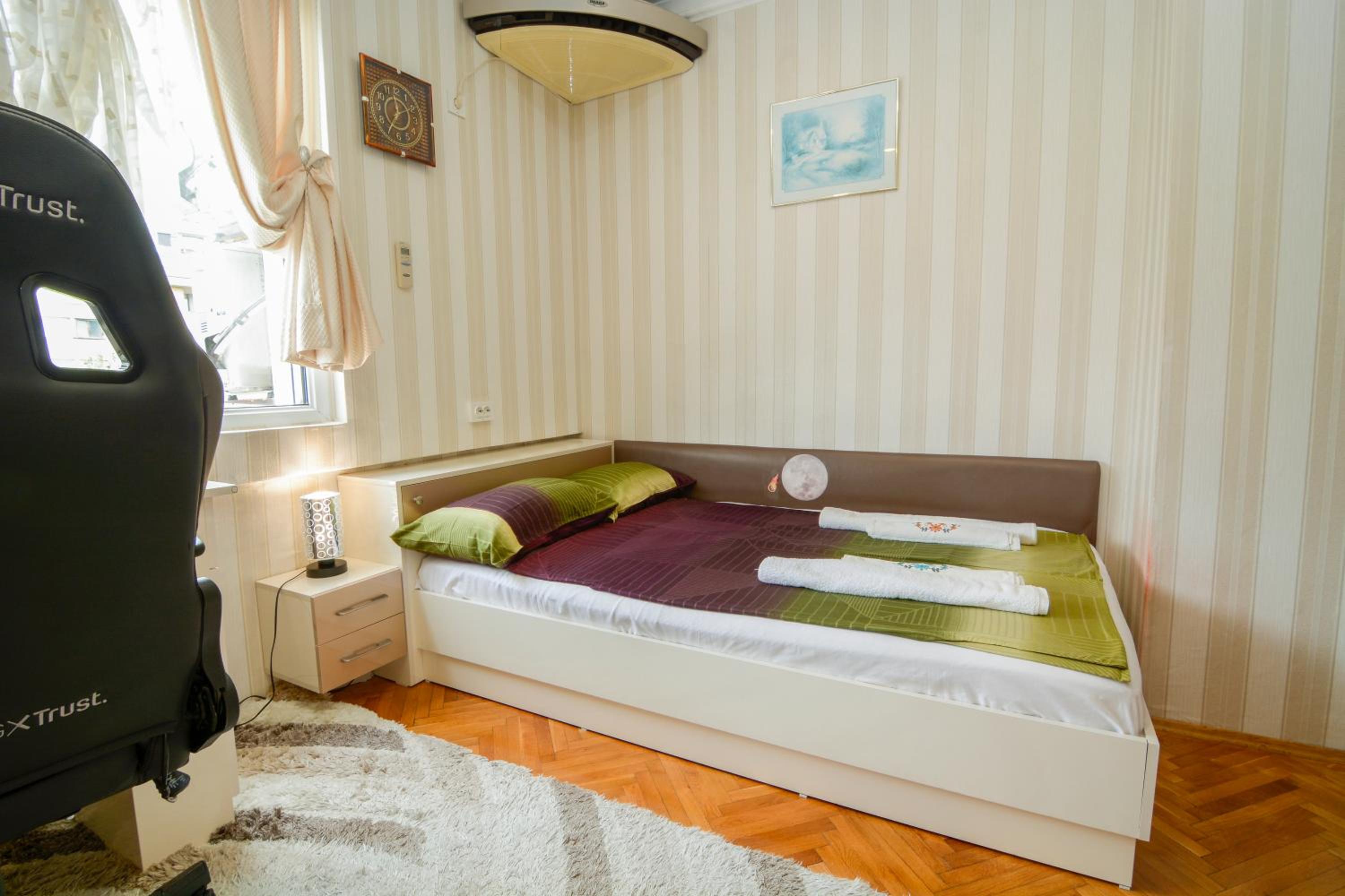 Two-Bedroom vintage apartment TOP location
