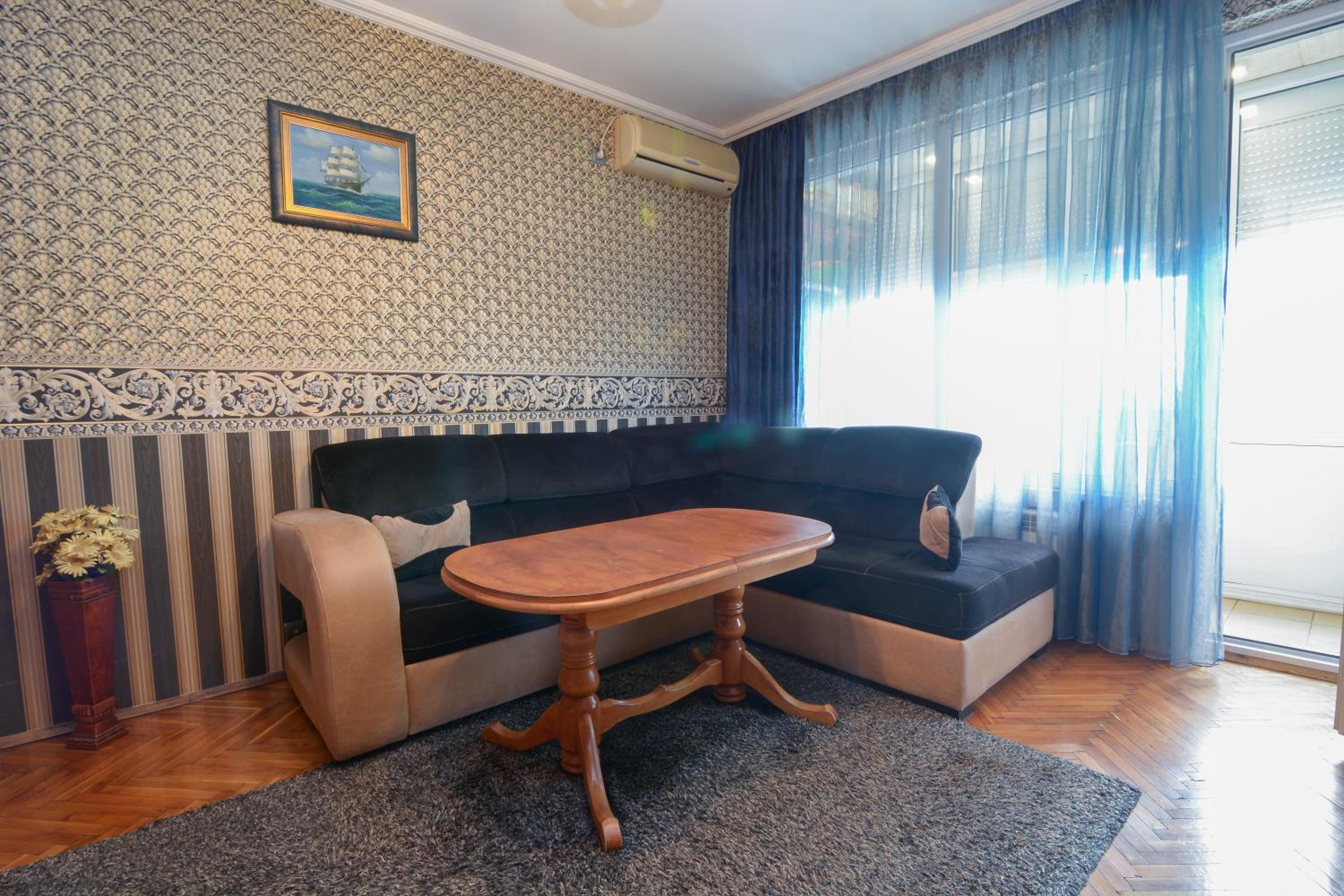 Two-Bedroom vintage apartment TOP location