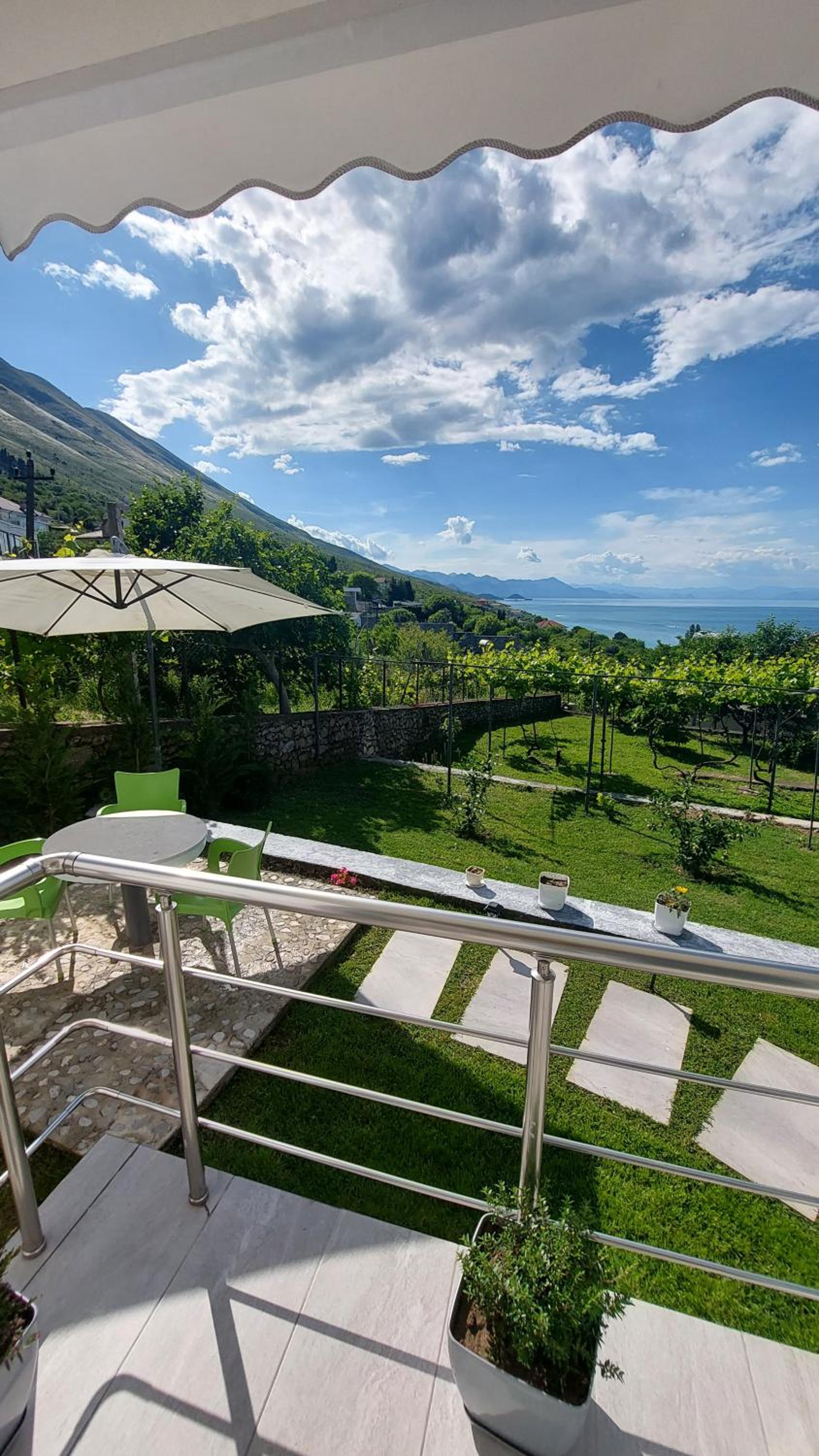 R&R Guest House
