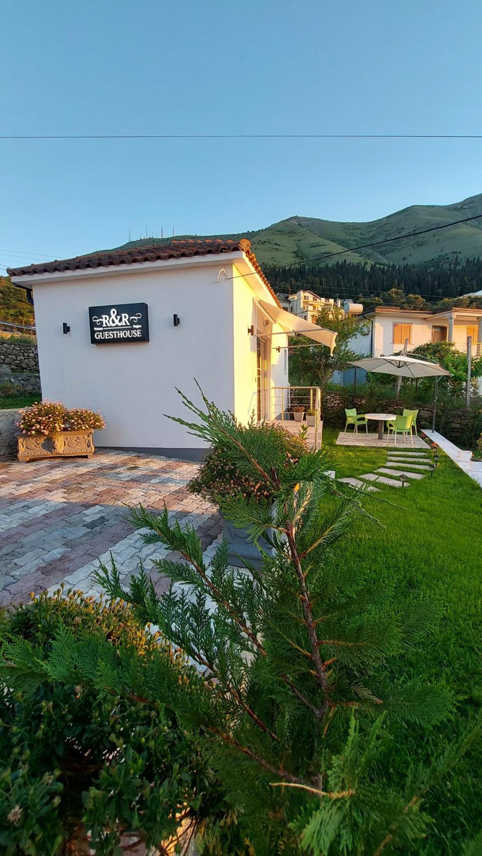 R&R Guest House