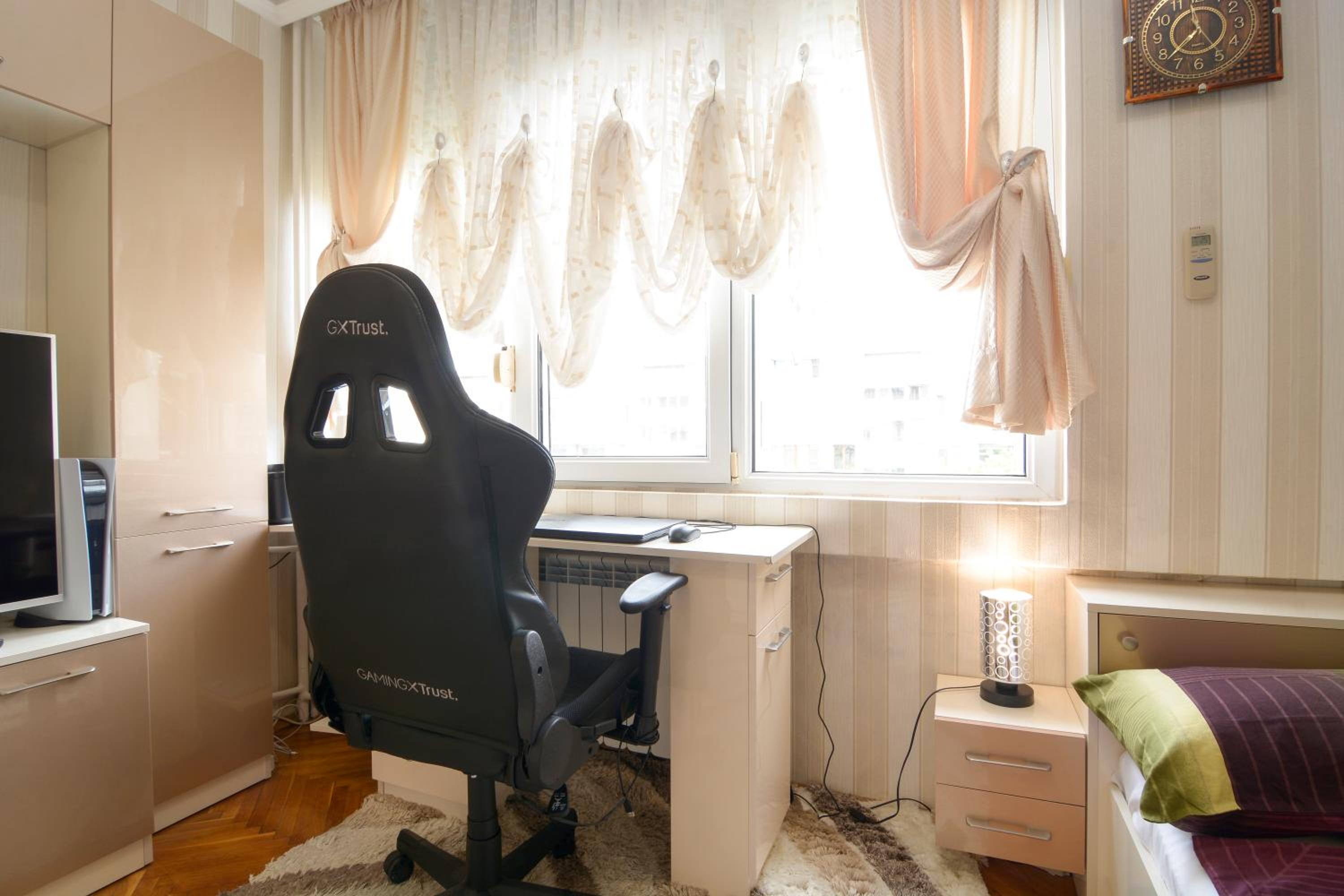 Two-Bedroom vintage apartment TOP location