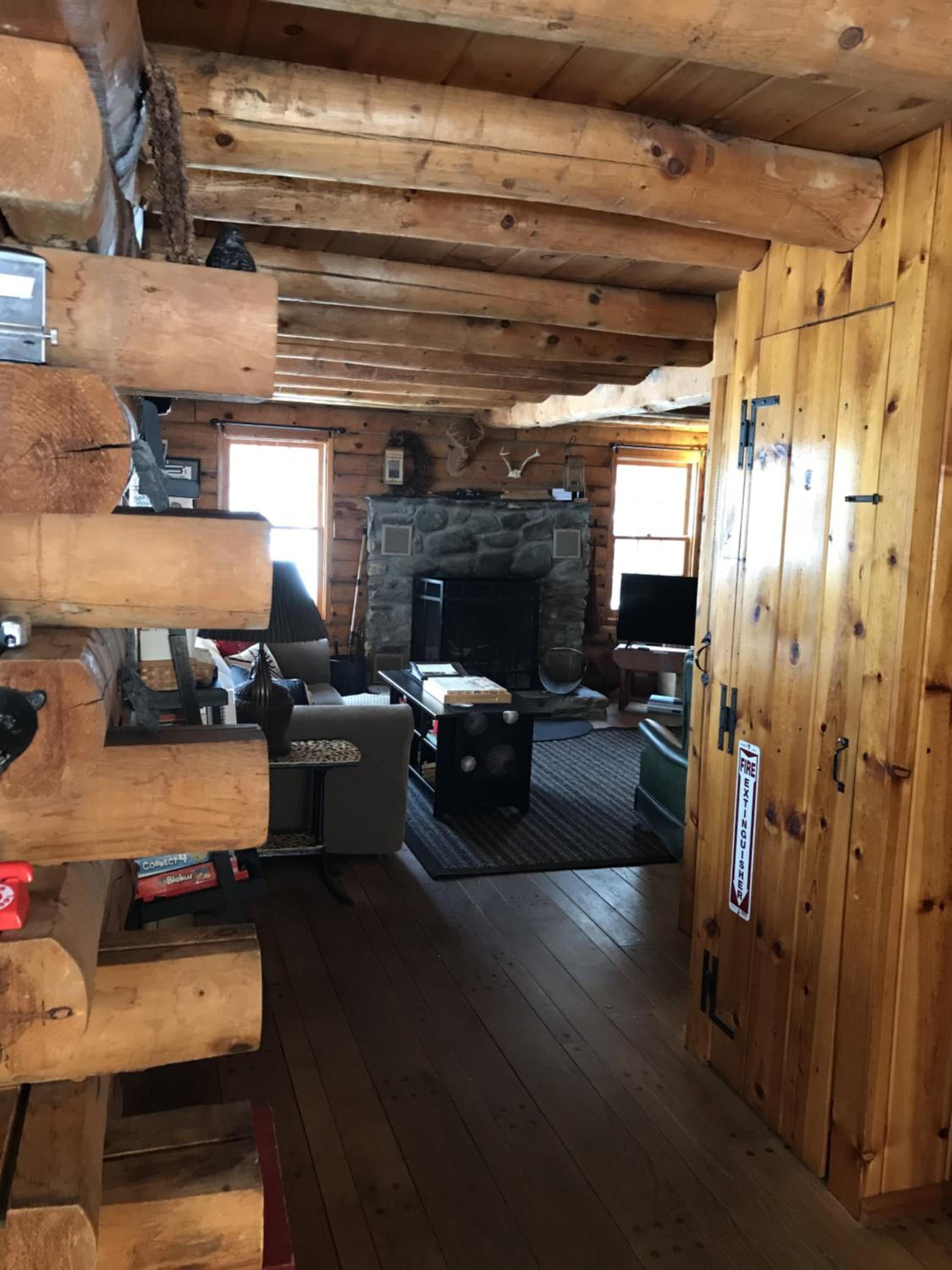 Cabin in the Woods - Property Image 6