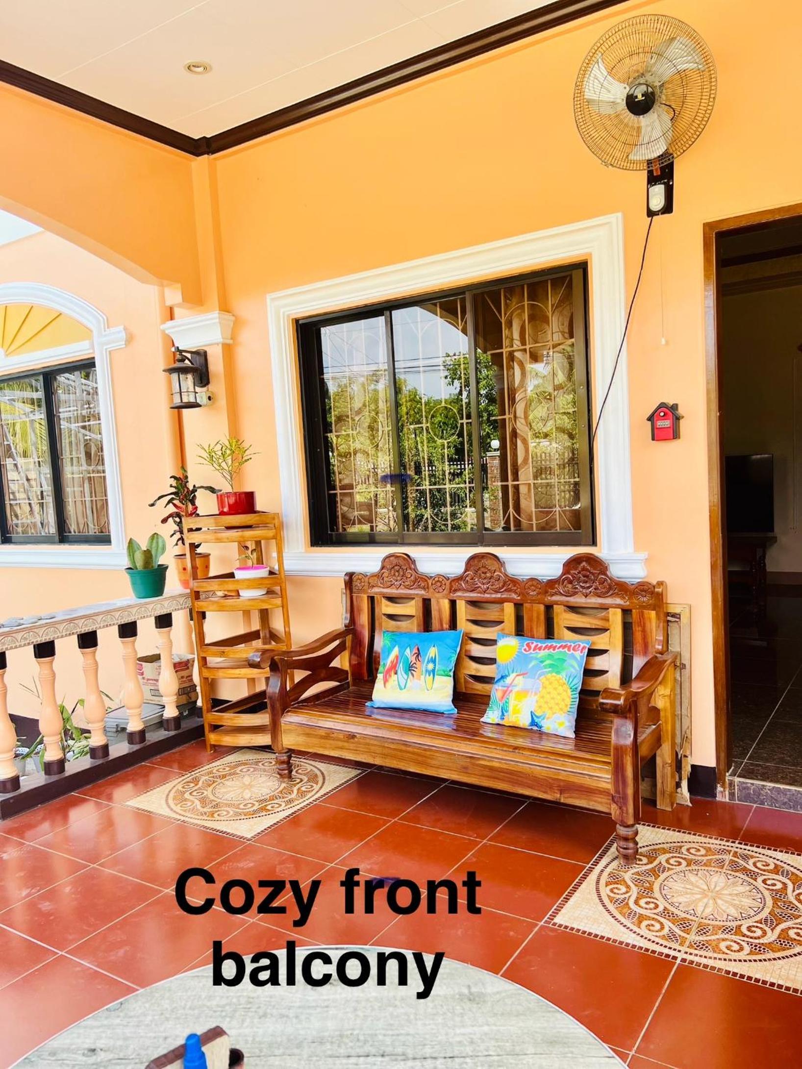 Chateau La Princesa with cozy garden & bar view 5