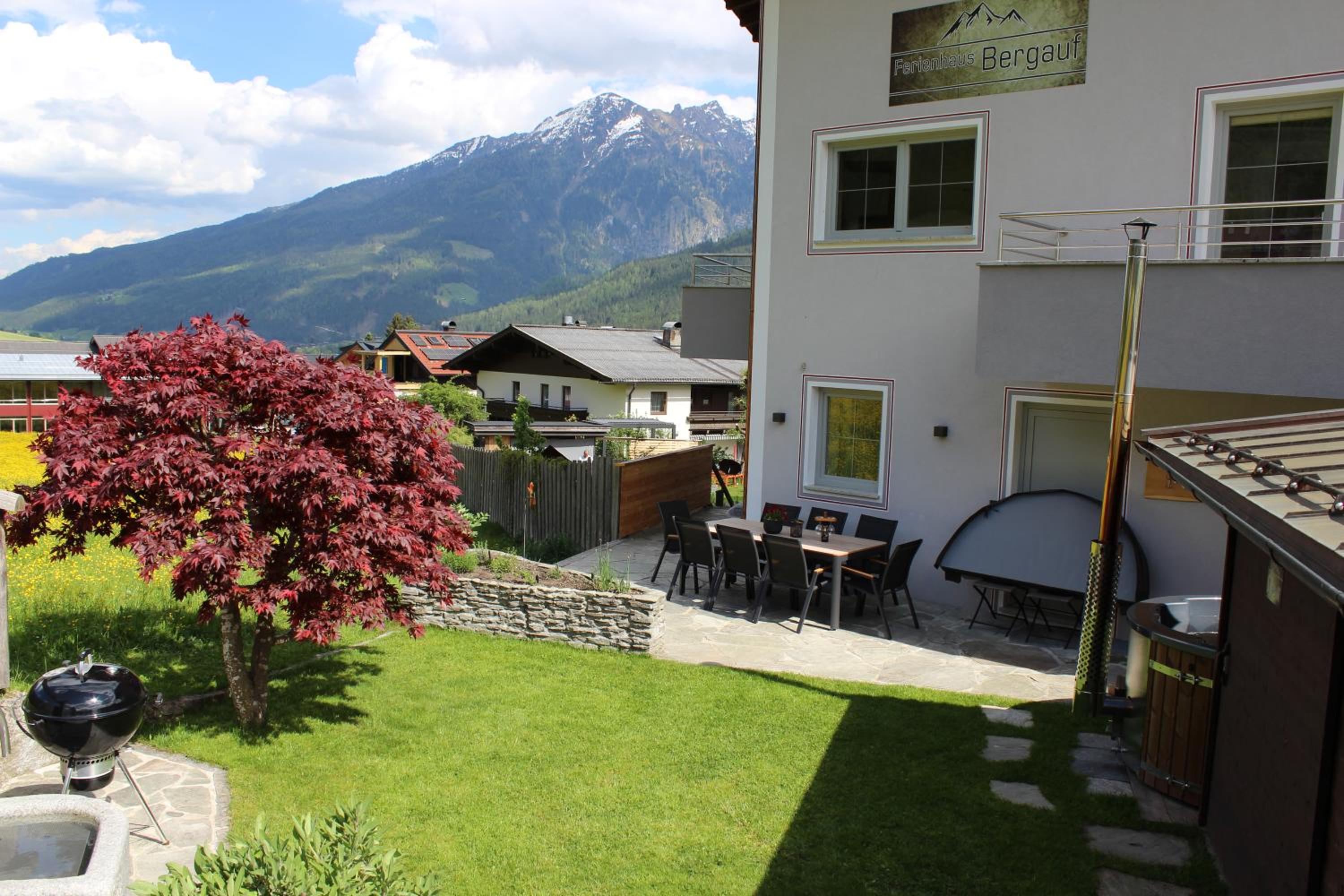 Ferienhaus Bergauf with Hot Tub