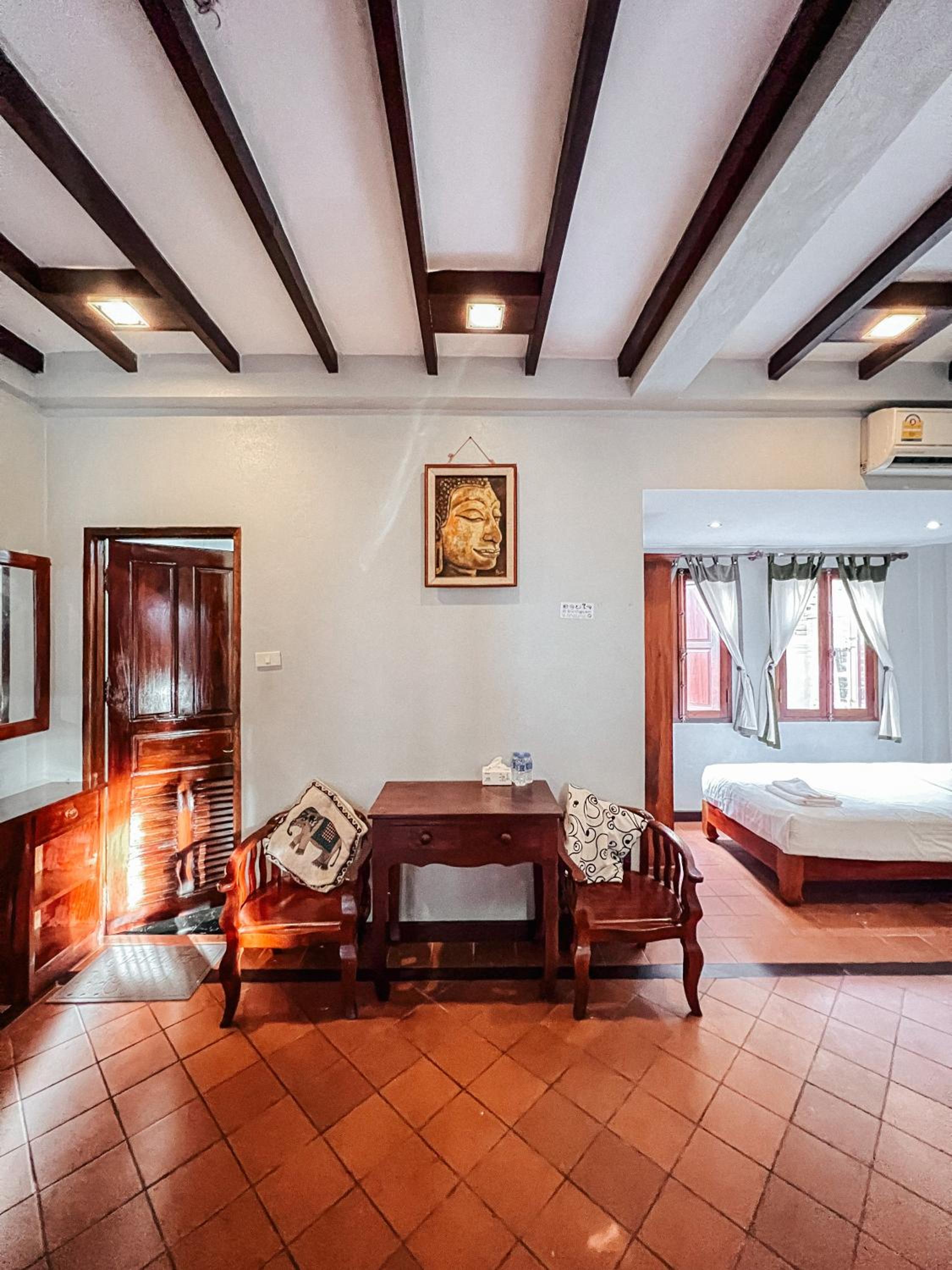 khong kham Hotel