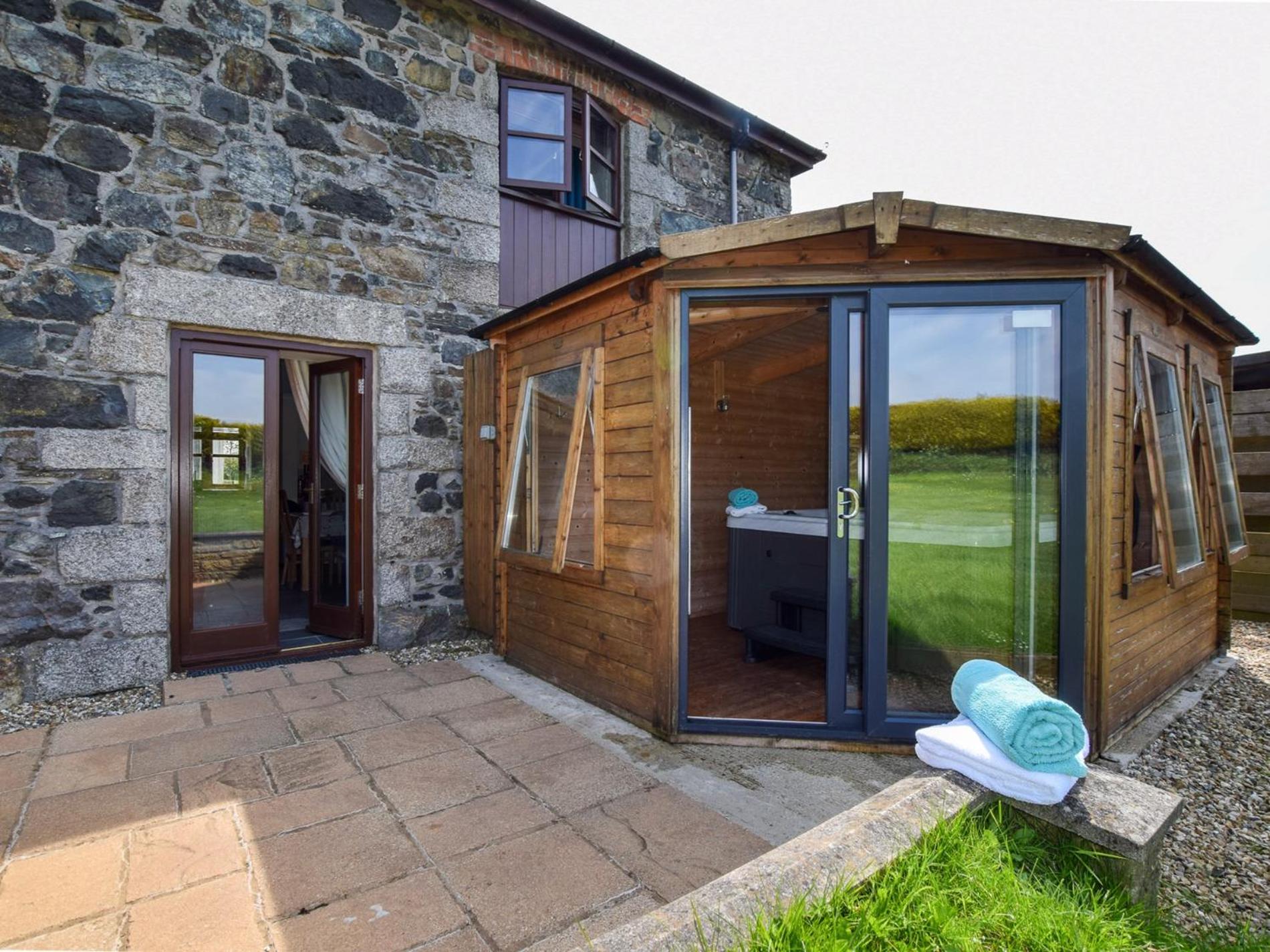 3 Bed in Helston oc-htfox view 4
