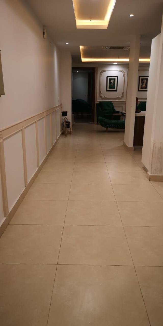 Gold crest suits Residency