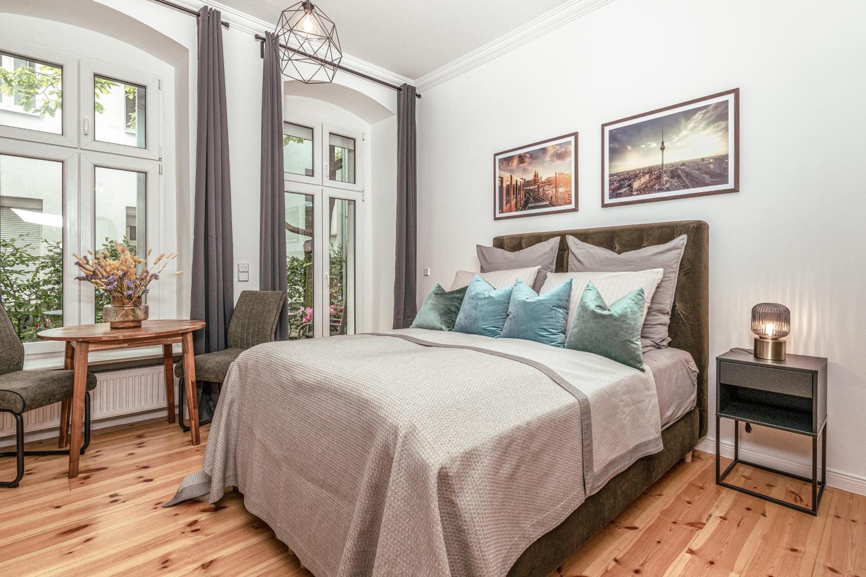 The Malmöer, modern 1 BR on 40m2, own backyard garden-terrace, quite & relaxed, however central in Prenzlauer Berg