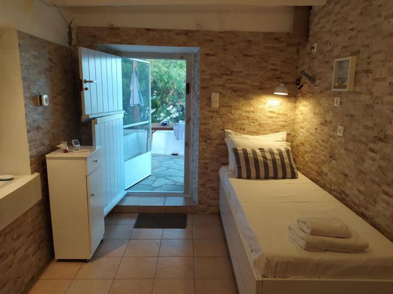 Aqua Apartment