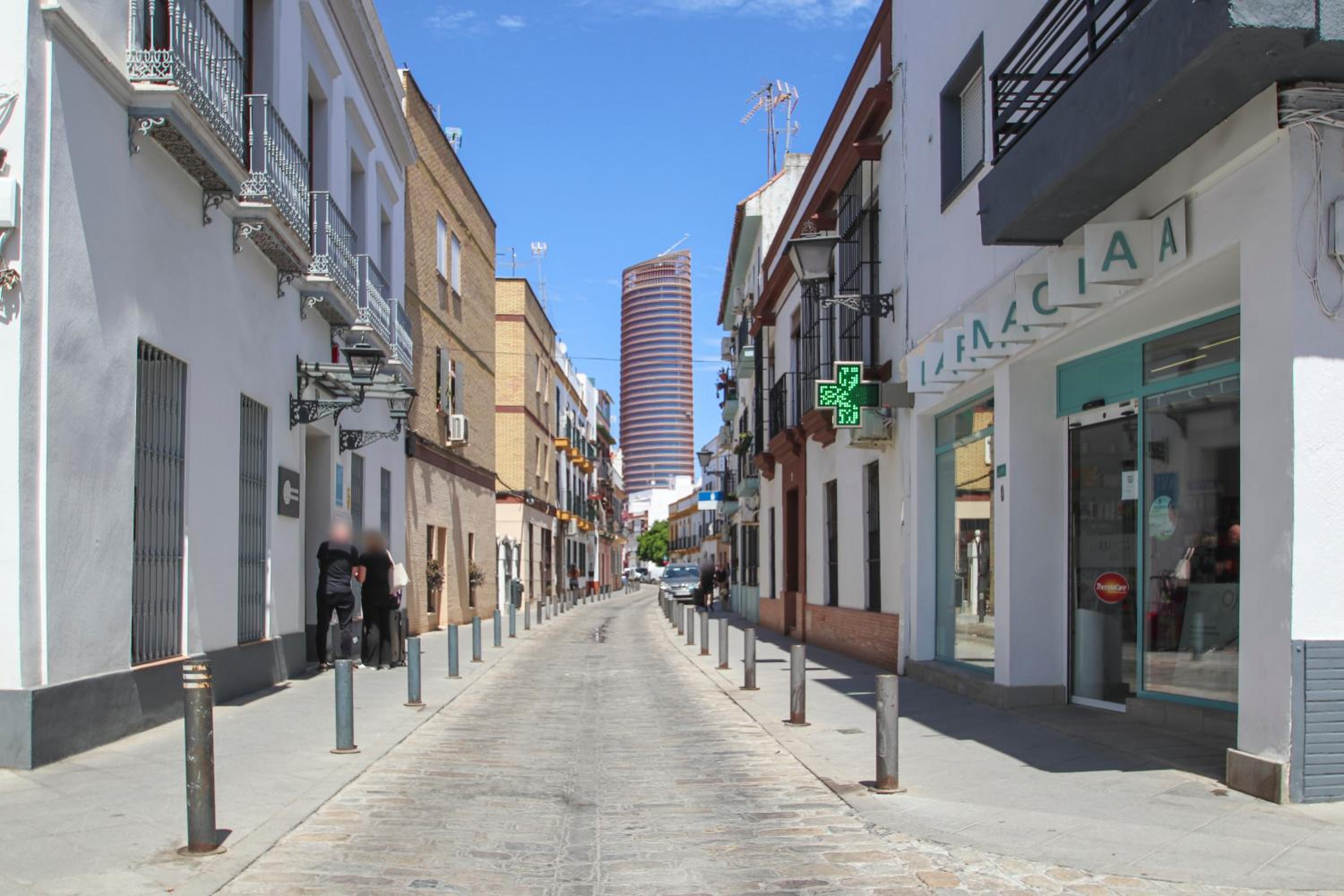 Spacious 2 bedroom apt in the heart of Triana view 5