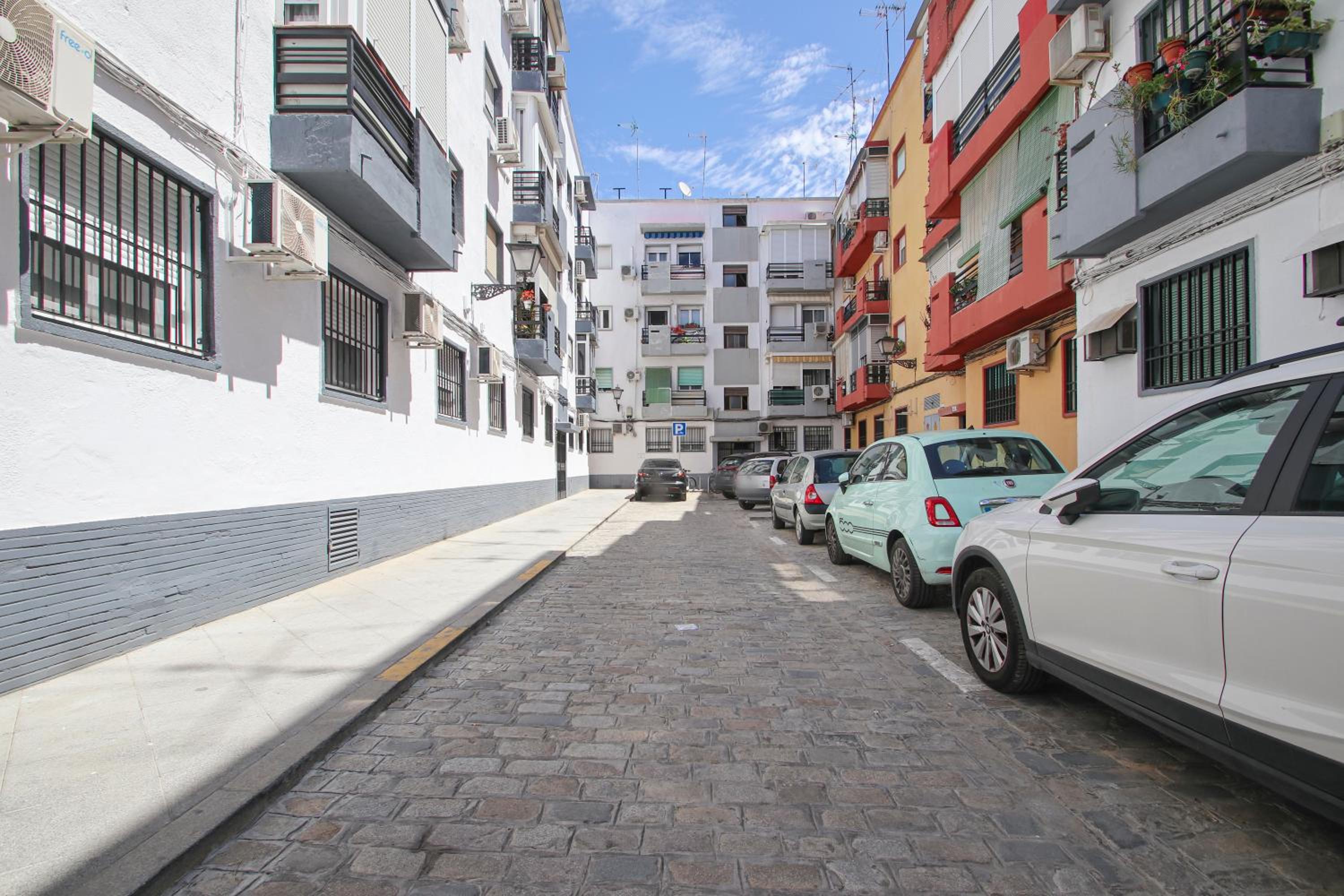 Spacious 2 bedroom apt in the heart of Triana view 4