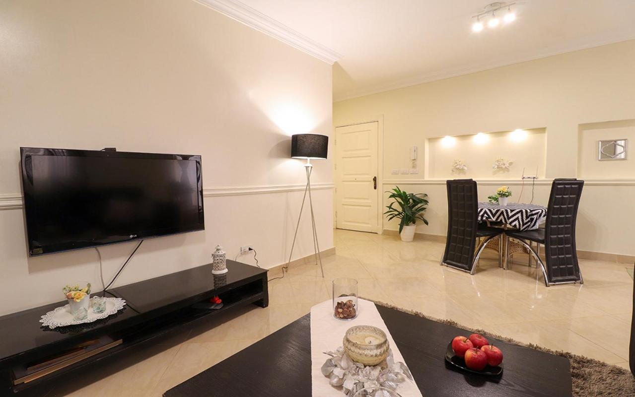 Luxurious 3 bedrooms flat in a premium location view 2