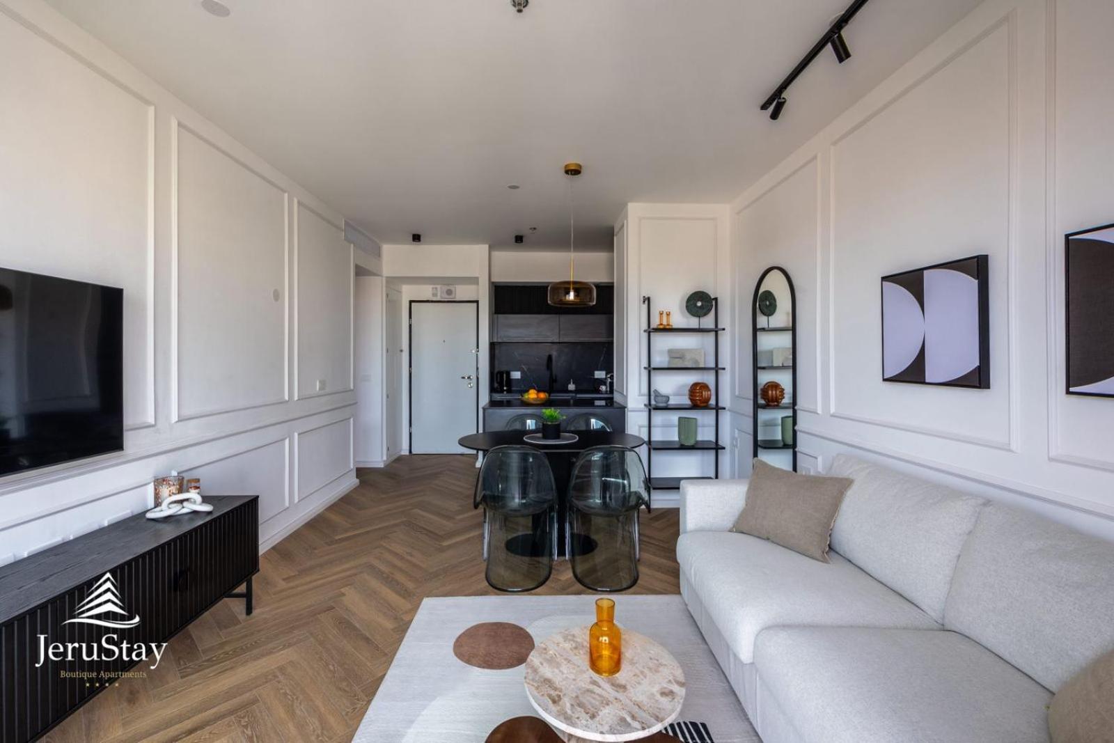 Jerusalem City Centre - Savion View Boutique Apartment view 4