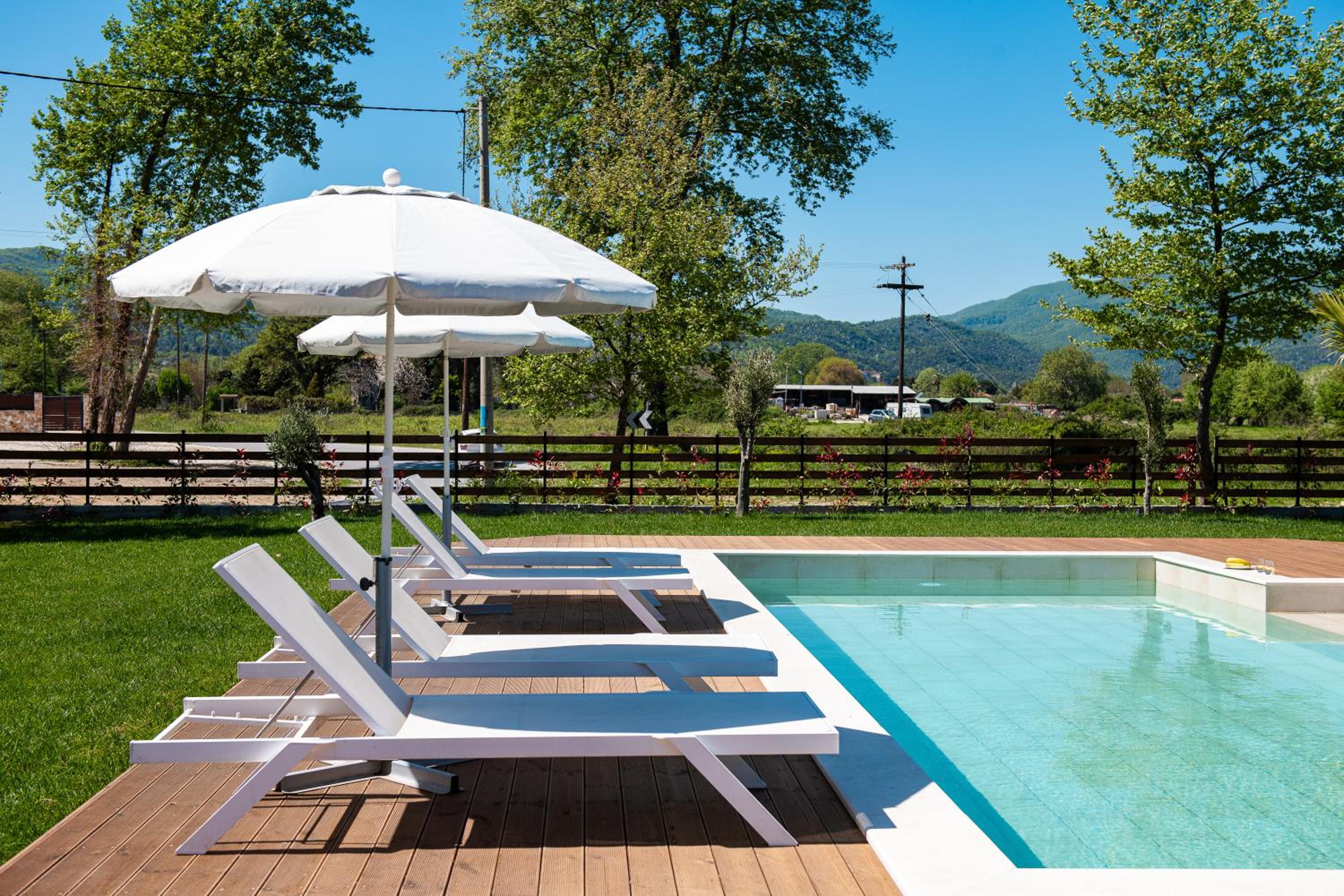 Theros Serenity Suites view 3