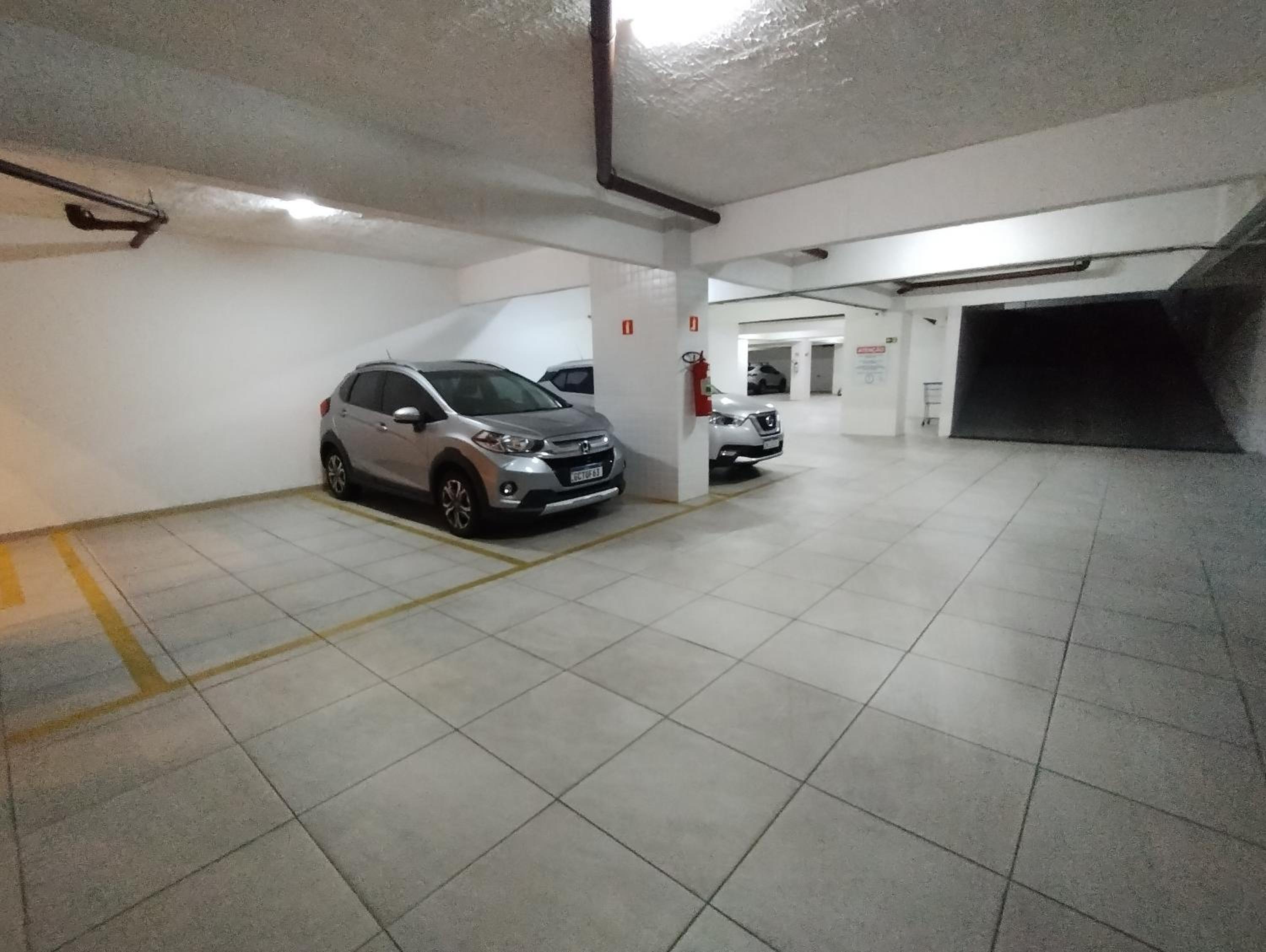 Apartamento na Praia da Guilhermina com Ar Condicionado, Estacionamento Gratuito e WiFi