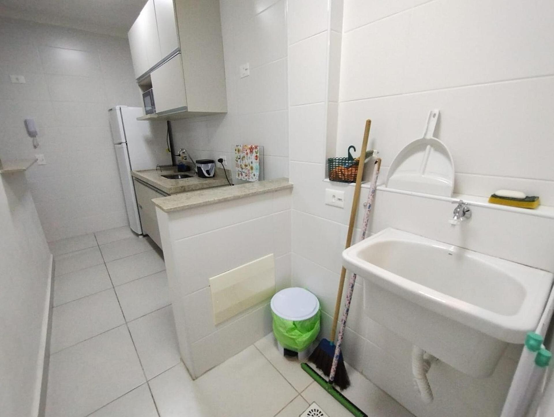 Apartamento na Praia da Guilhermina com Ar Condicionado, Estacionamento Gratuito e WiFi