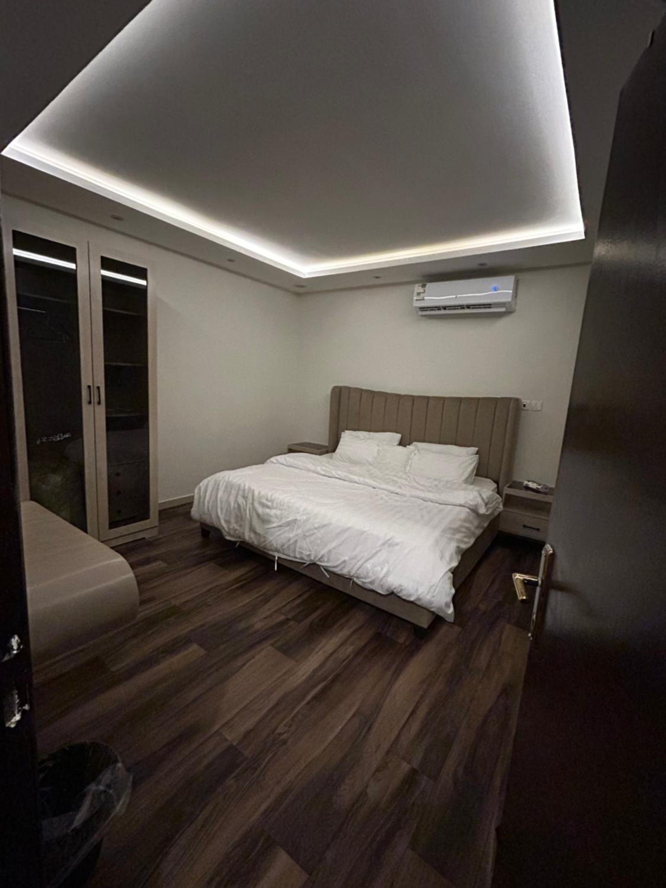 Apartment 1 bedroom with self entry