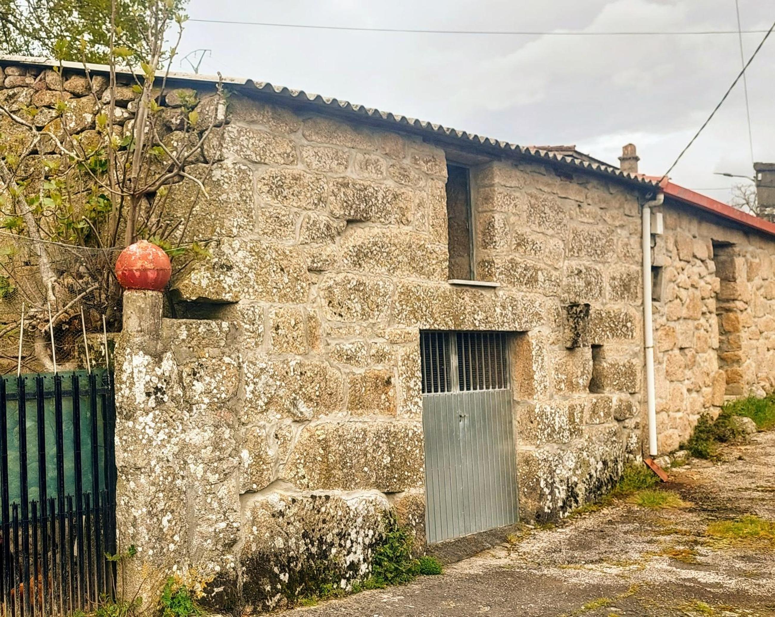 Fountain house