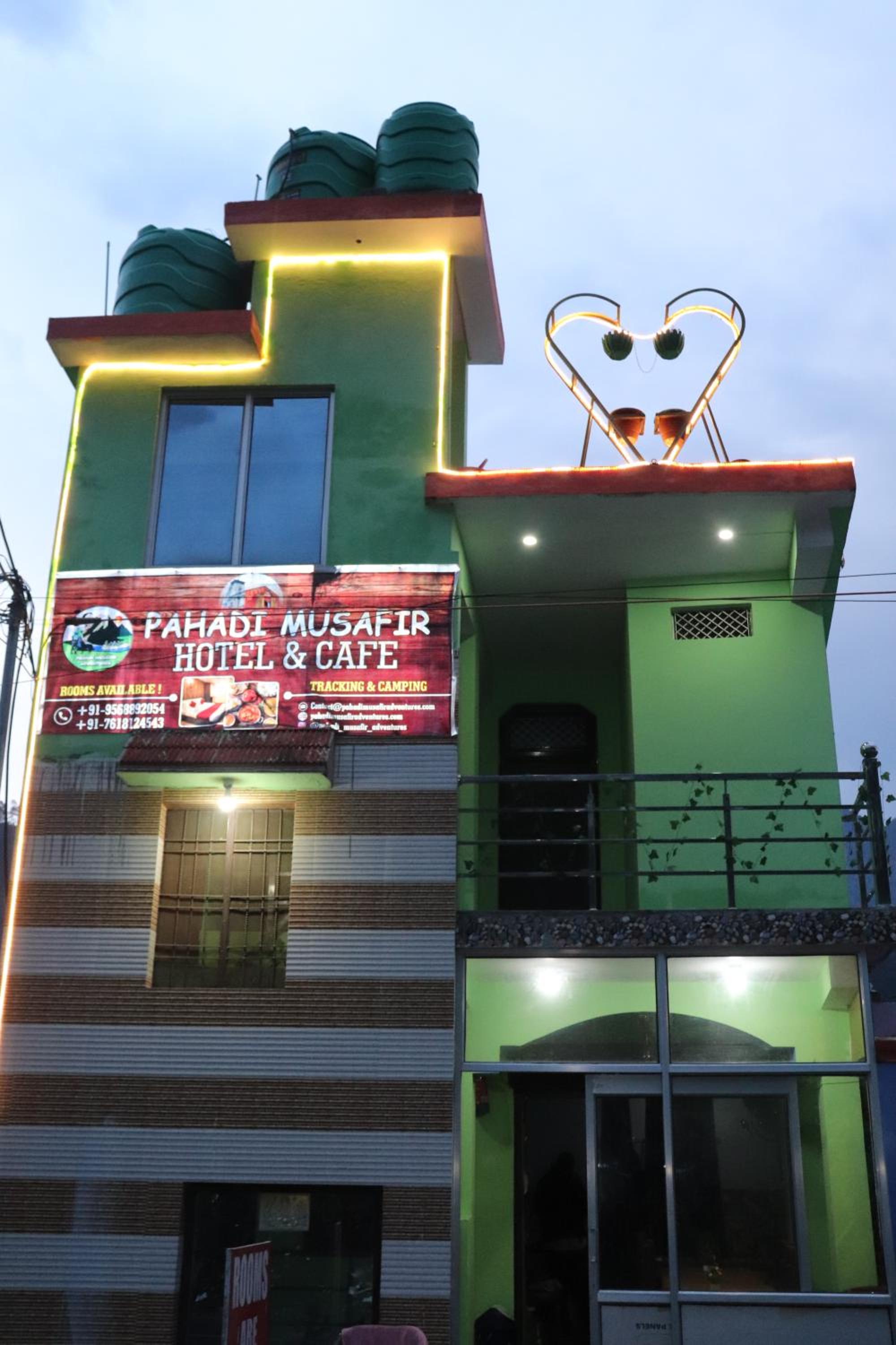 Pahadi Musafir Hotel and Cafe view 3