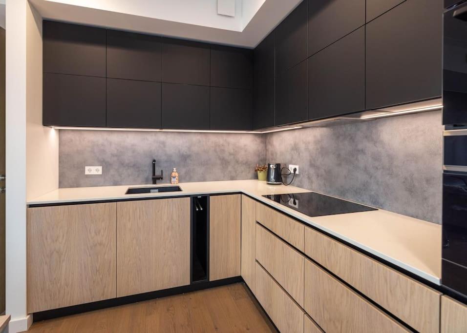 A luxurious apartment in Kalaranna
