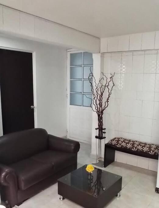Apartamento completo cerca a embajada 3