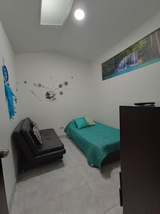 Apartamento completo cerca a embajada 3