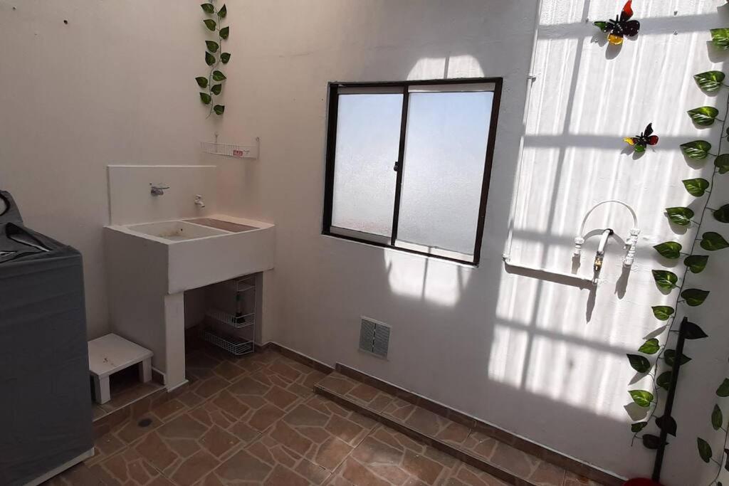 Apartamento completo cerca a embajada 3