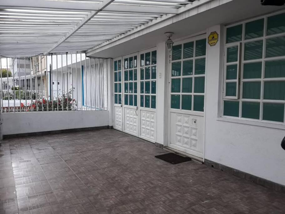 Apartamento completo cerca a embajada 3