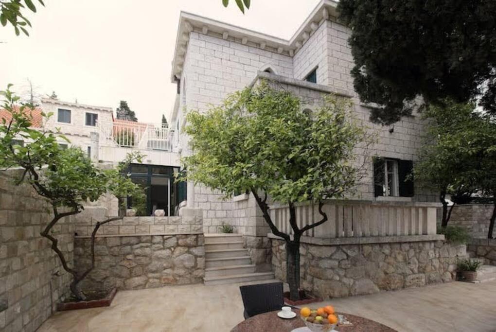 Beachfront Dubrovnik Villa