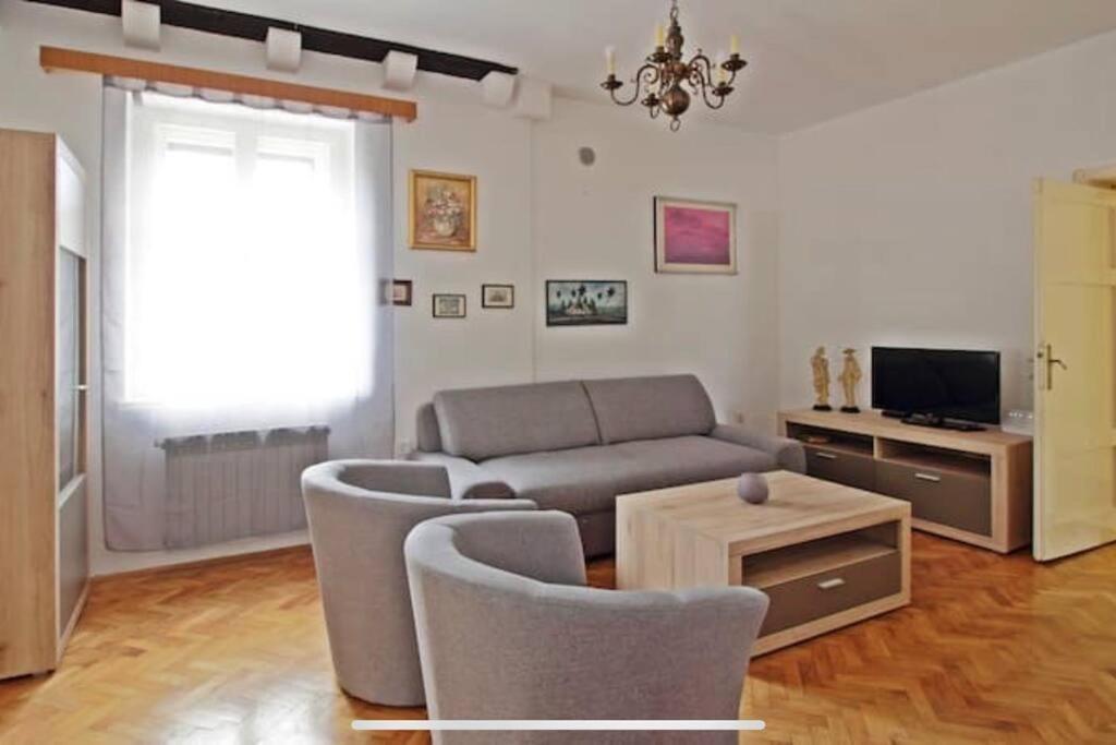 Beachfront Dubrovnik Villa