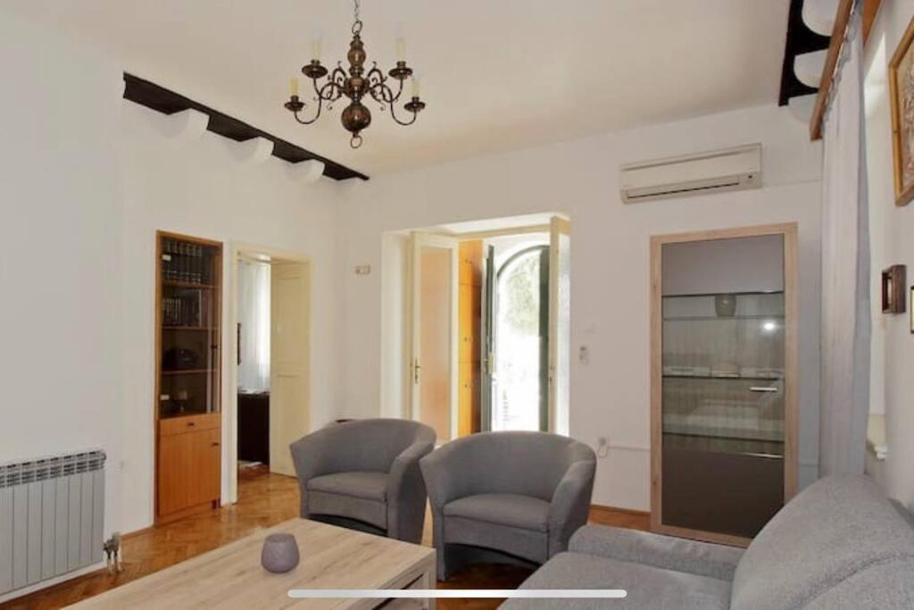Beachfront Dubrovnik Villa
