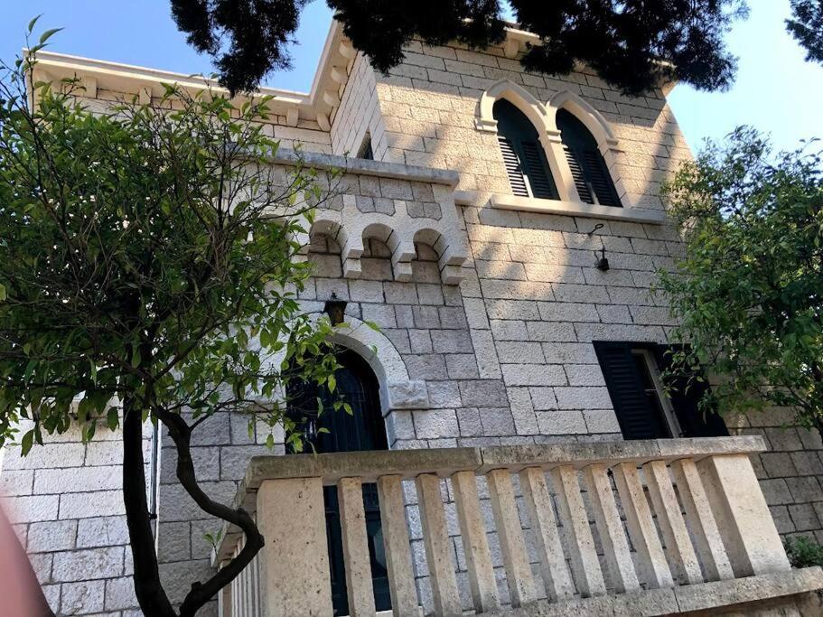 Beachfront Dubrovnik Villa