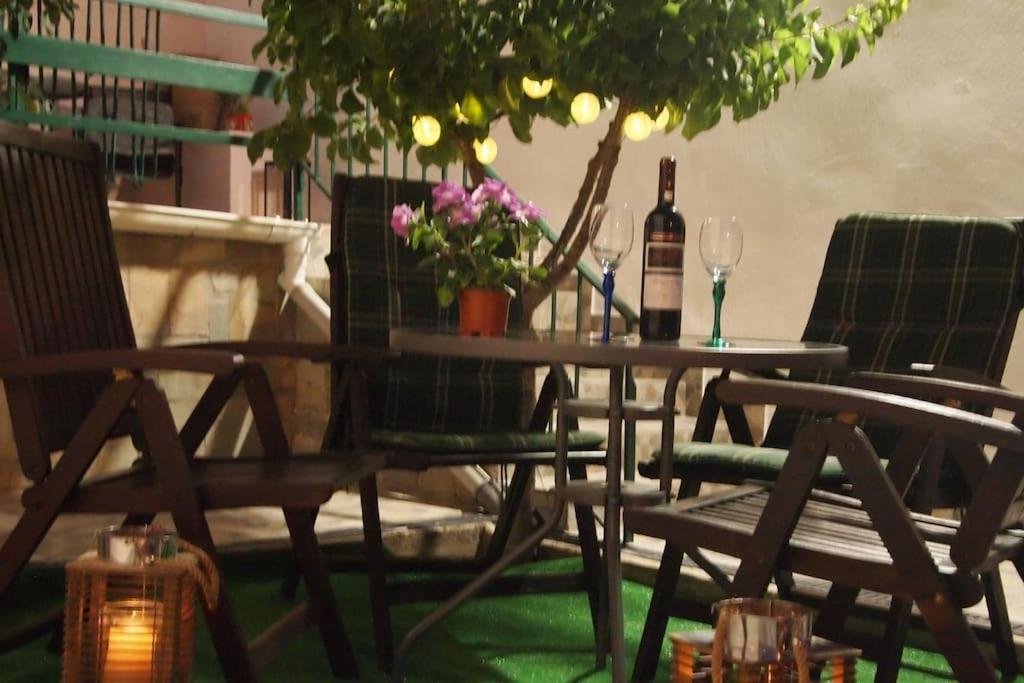 Big Oasis near the center of Athens