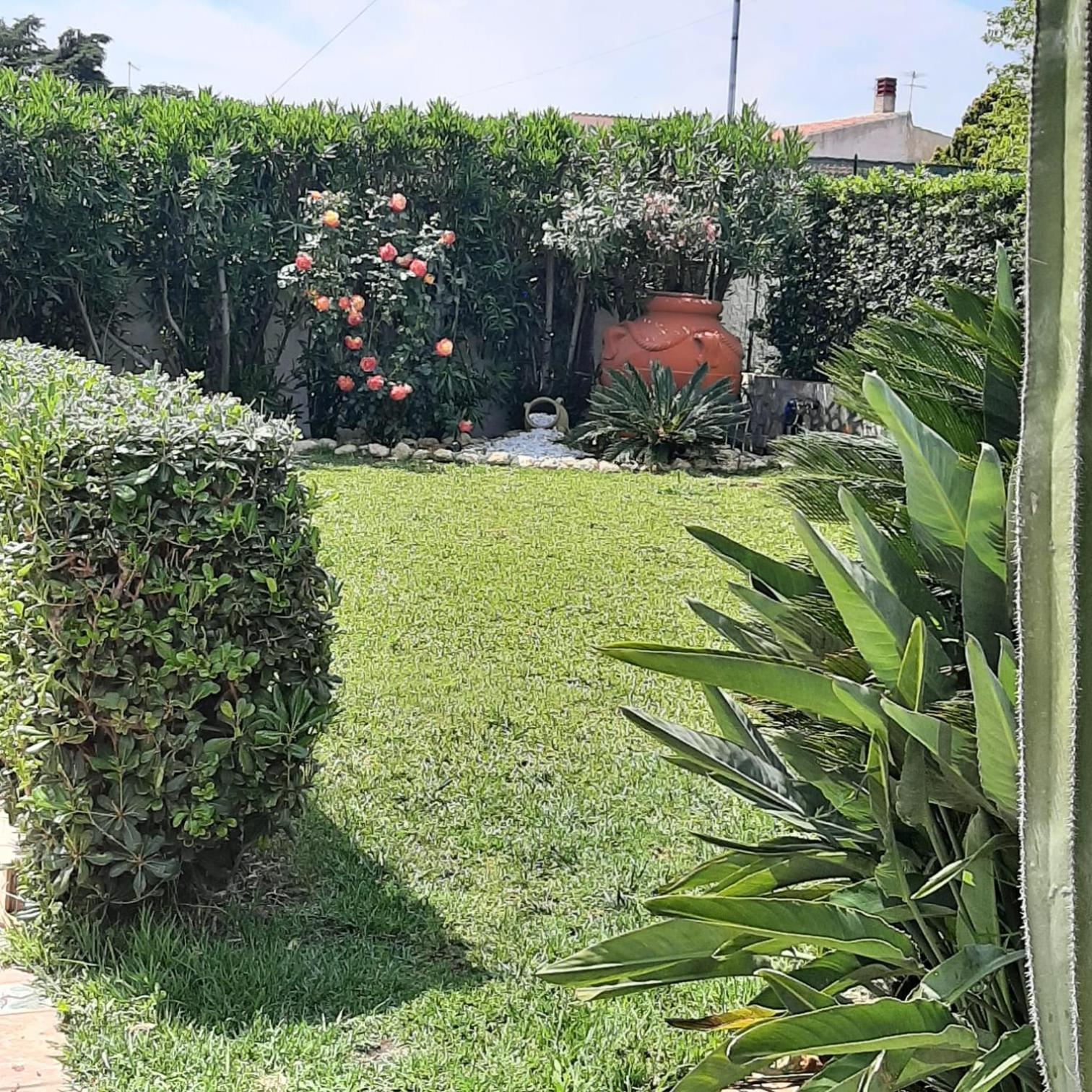 Villa Tea con piscina a pochi passi dal mare
