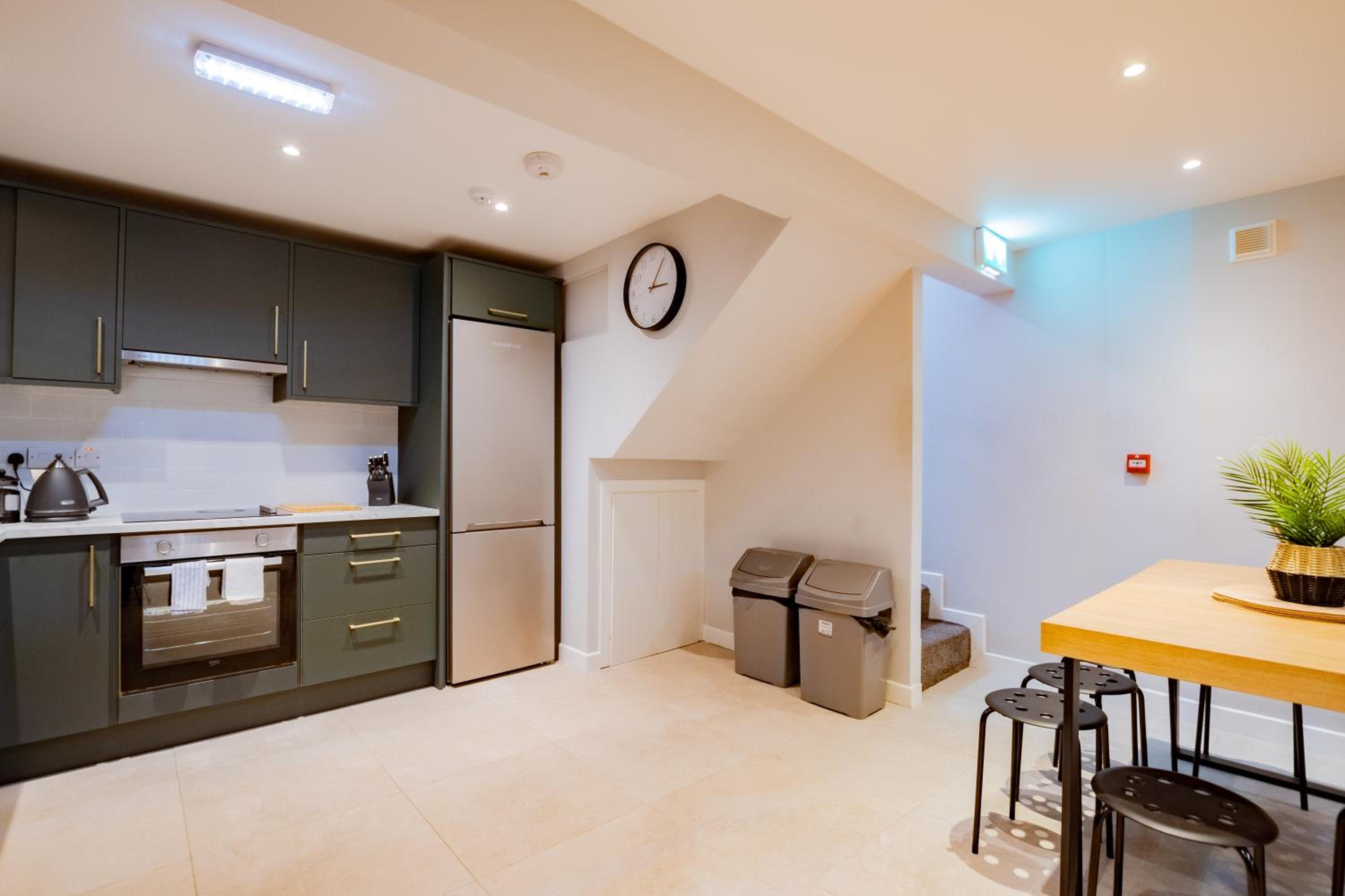 The Large Group House -Sleeps 21