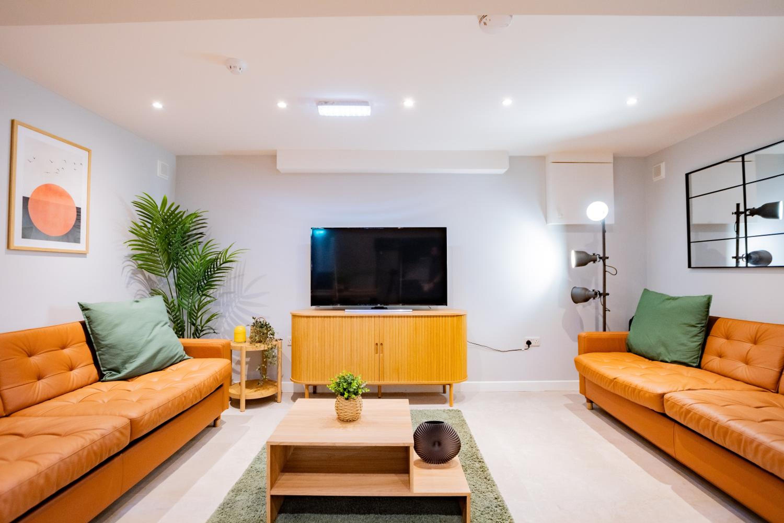 The Large Group House -Sleeps 21