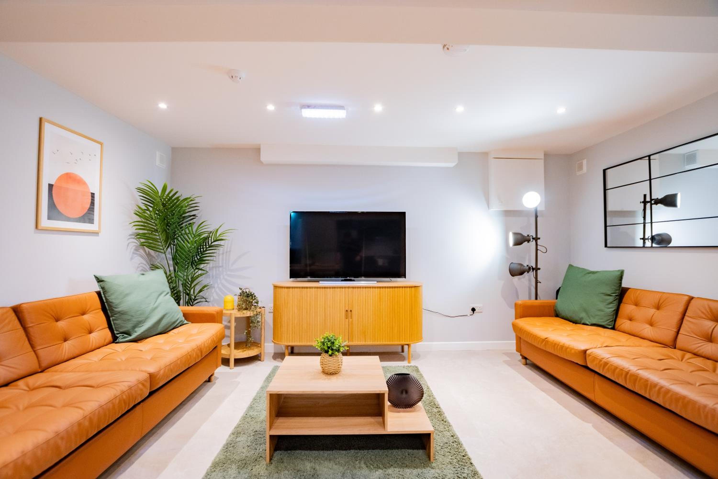 The Large Group House -Sleeps 21