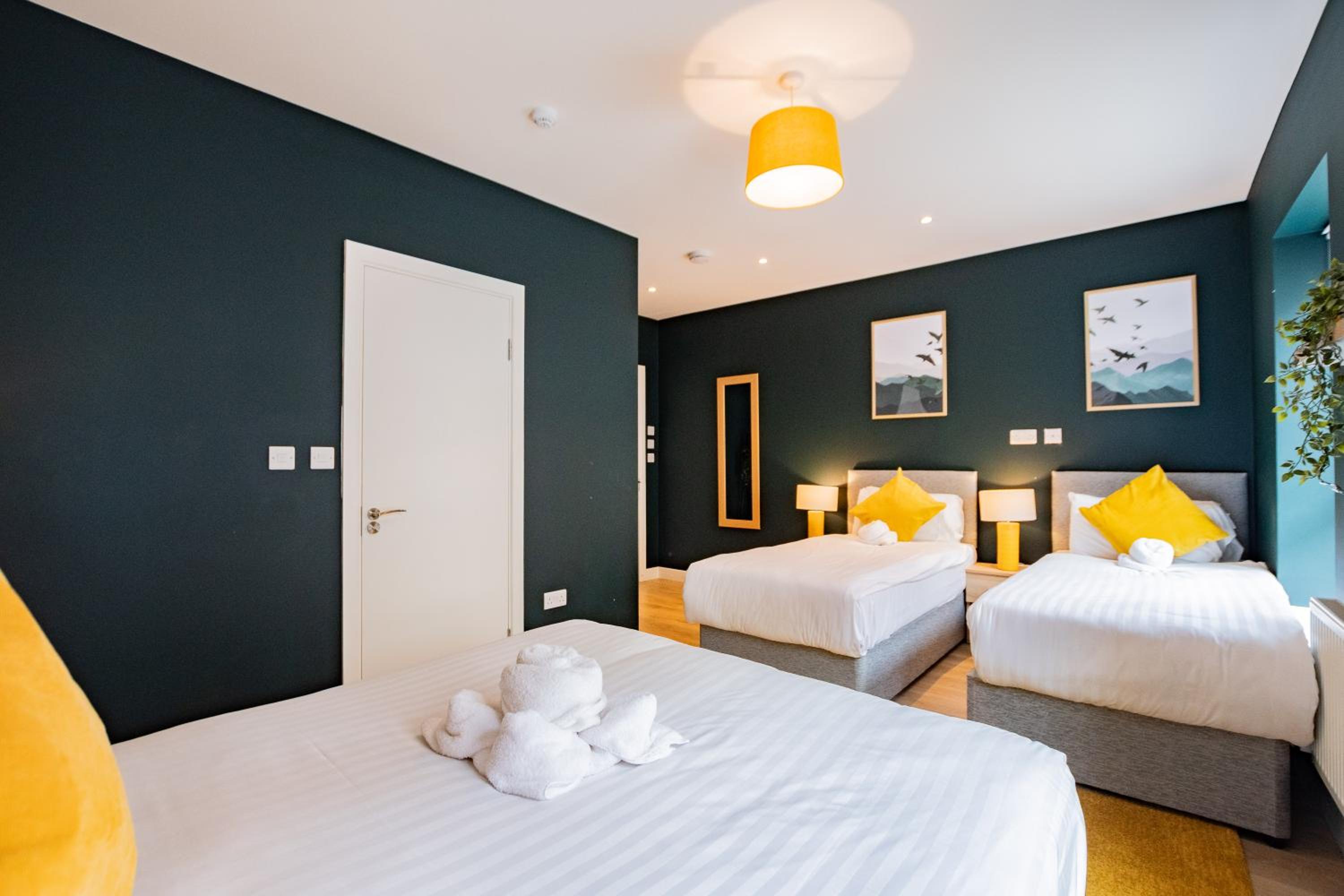 The Large Group House -Sleeps 21