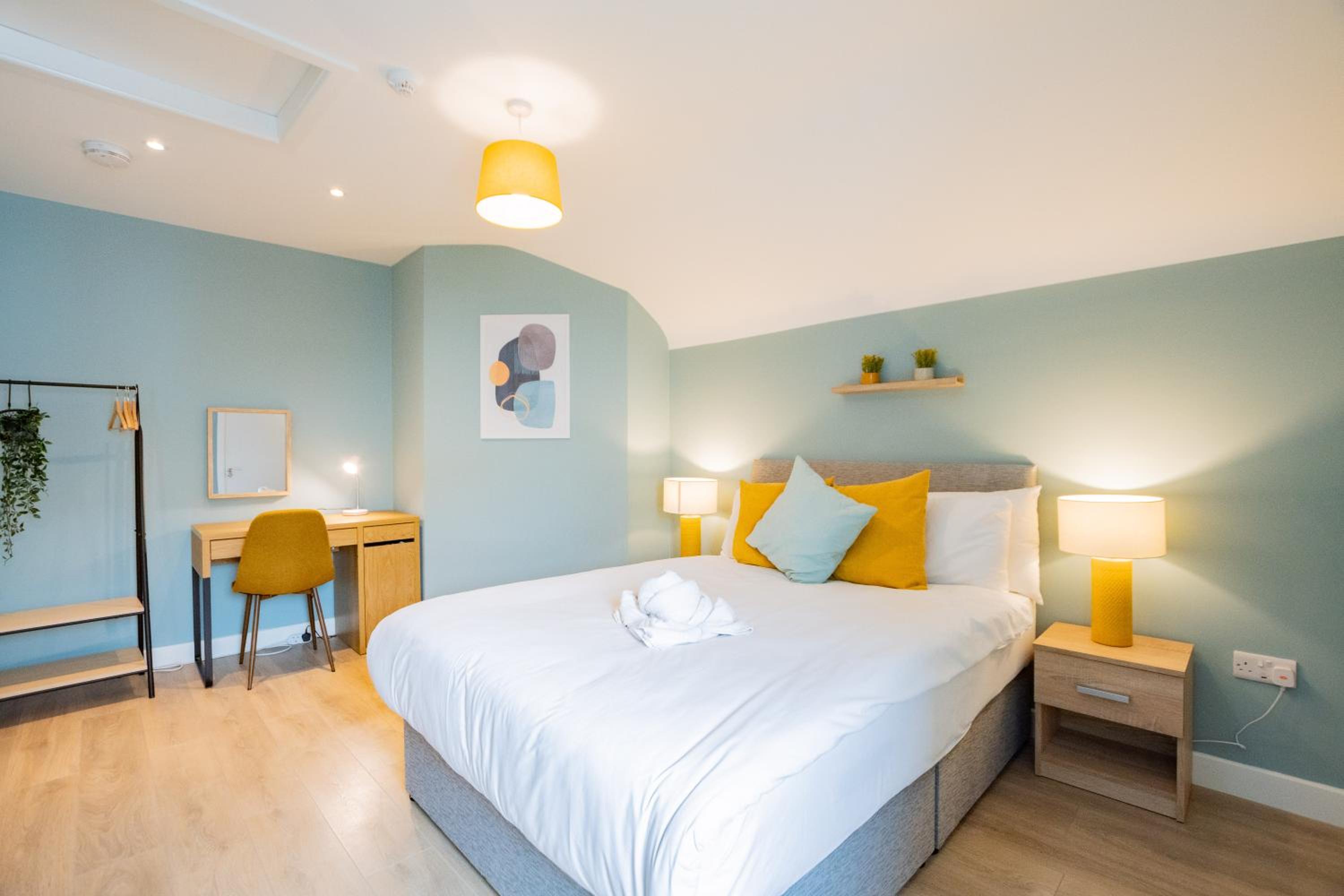 The Large Group House -Sleeps 21