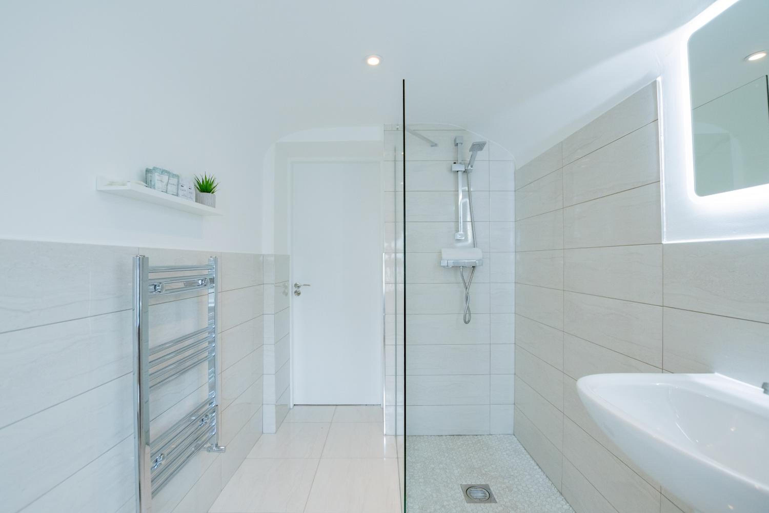 The Large Group House -Sleeps 21