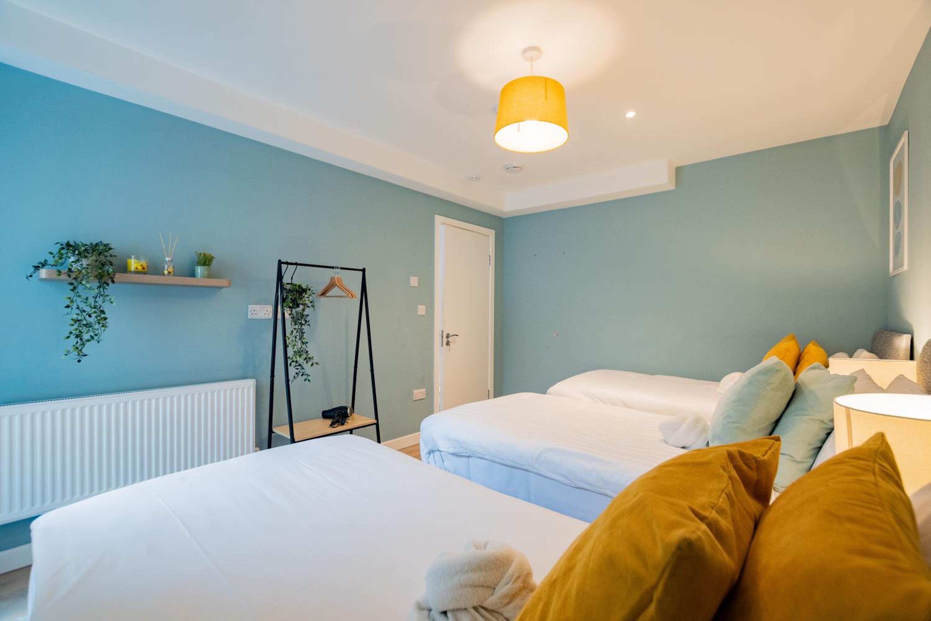 The Large Group House -Sleeps 21