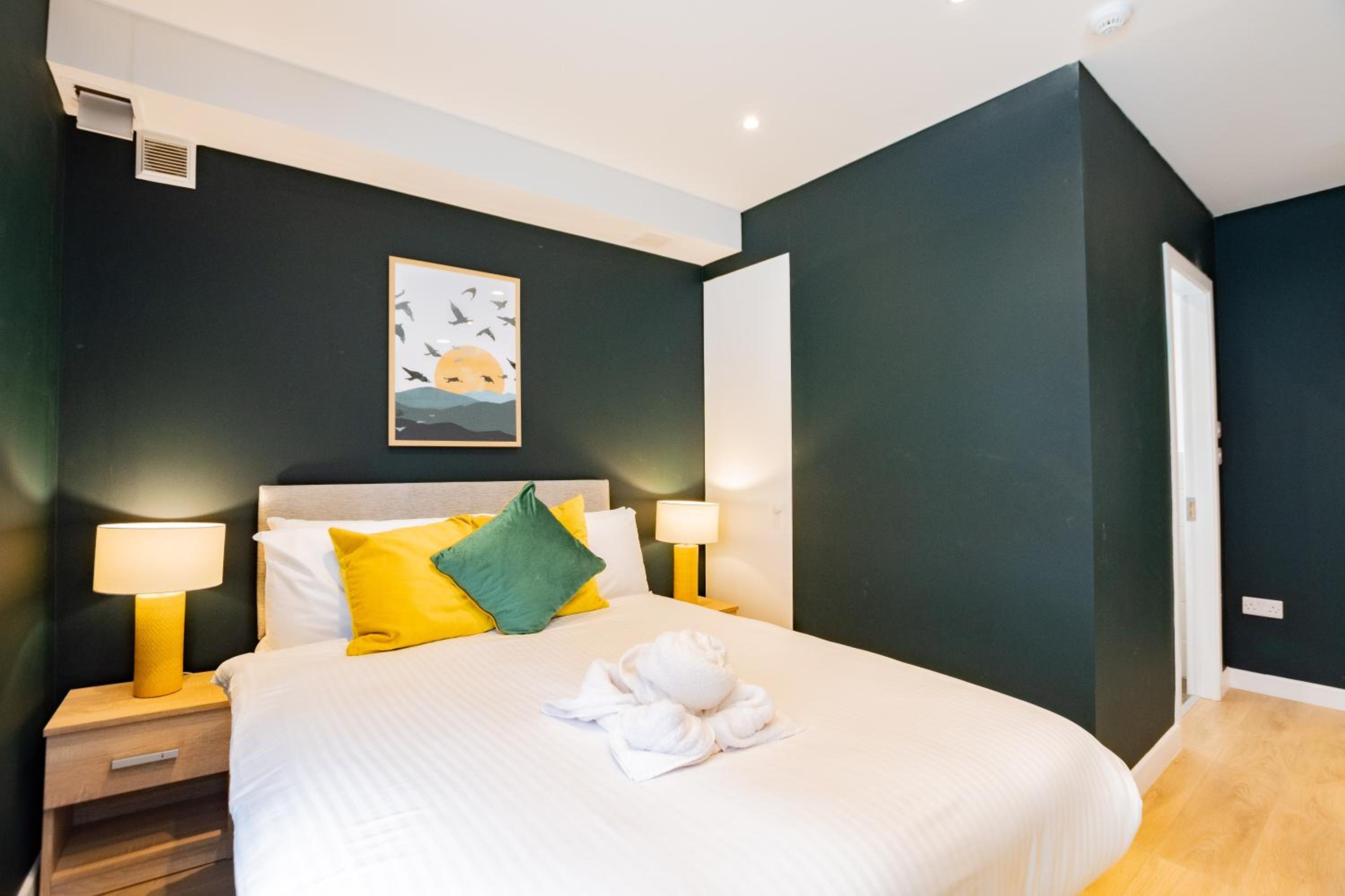 The Large Group House -Sleeps 21