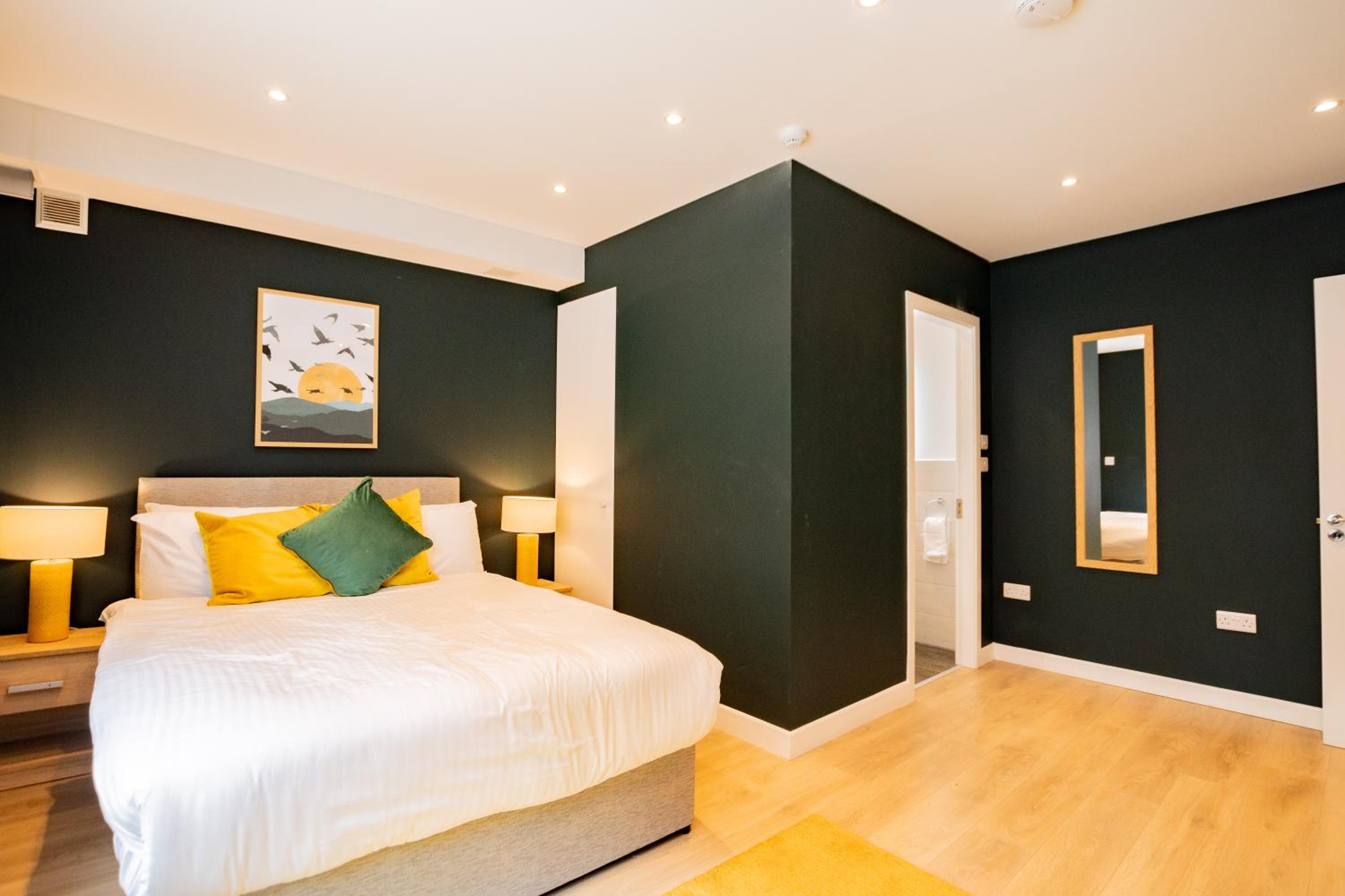 The Large Group House -Sleeps 21