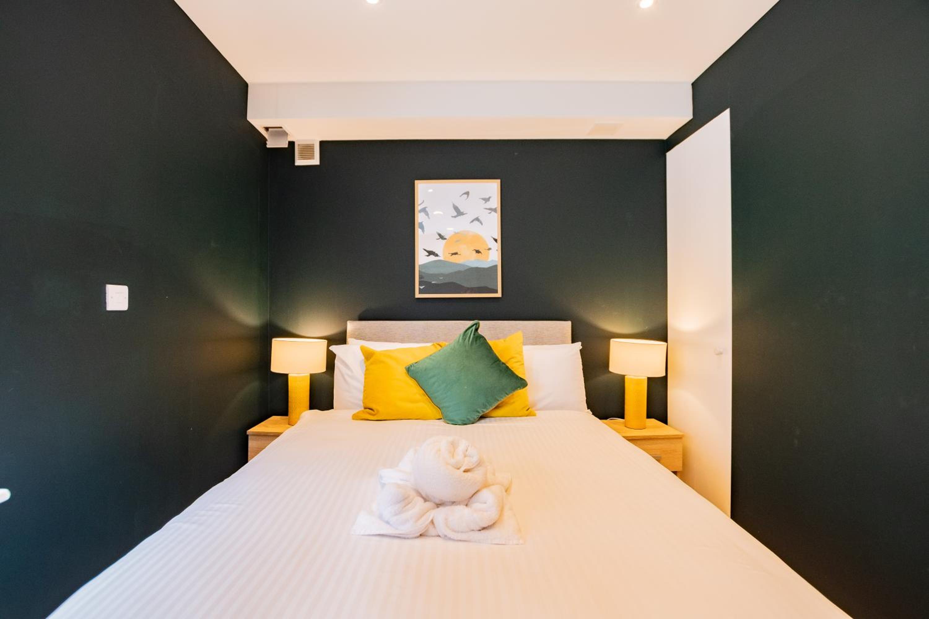 The Large Group House -Sleeps 21