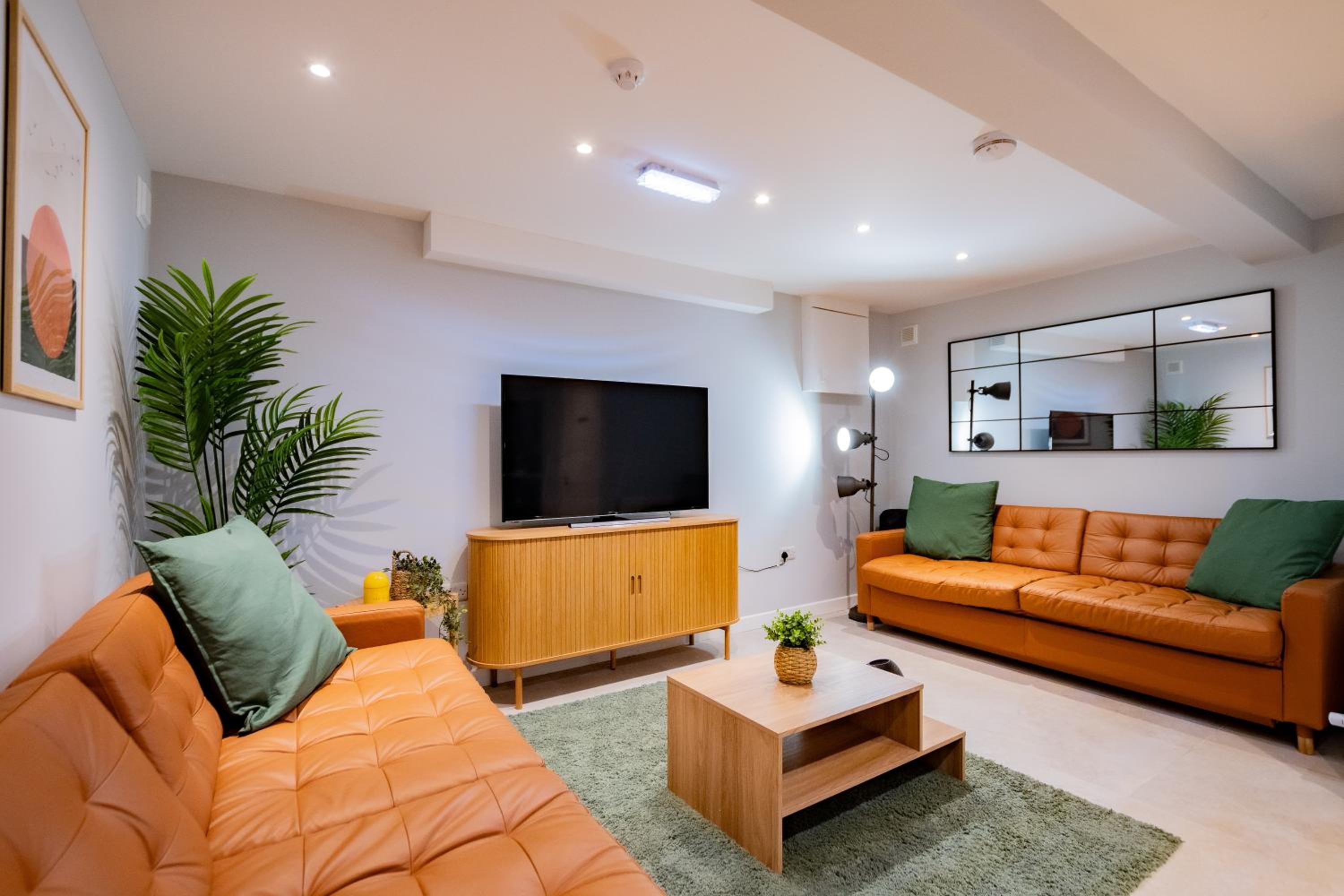 The Large Group House -Sleeps 21