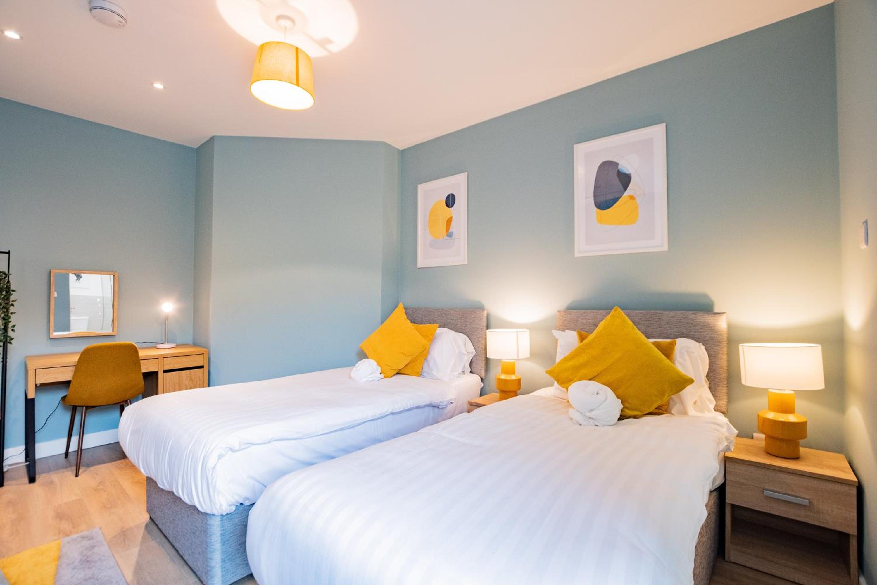 The Large Group House -Sleeps 21